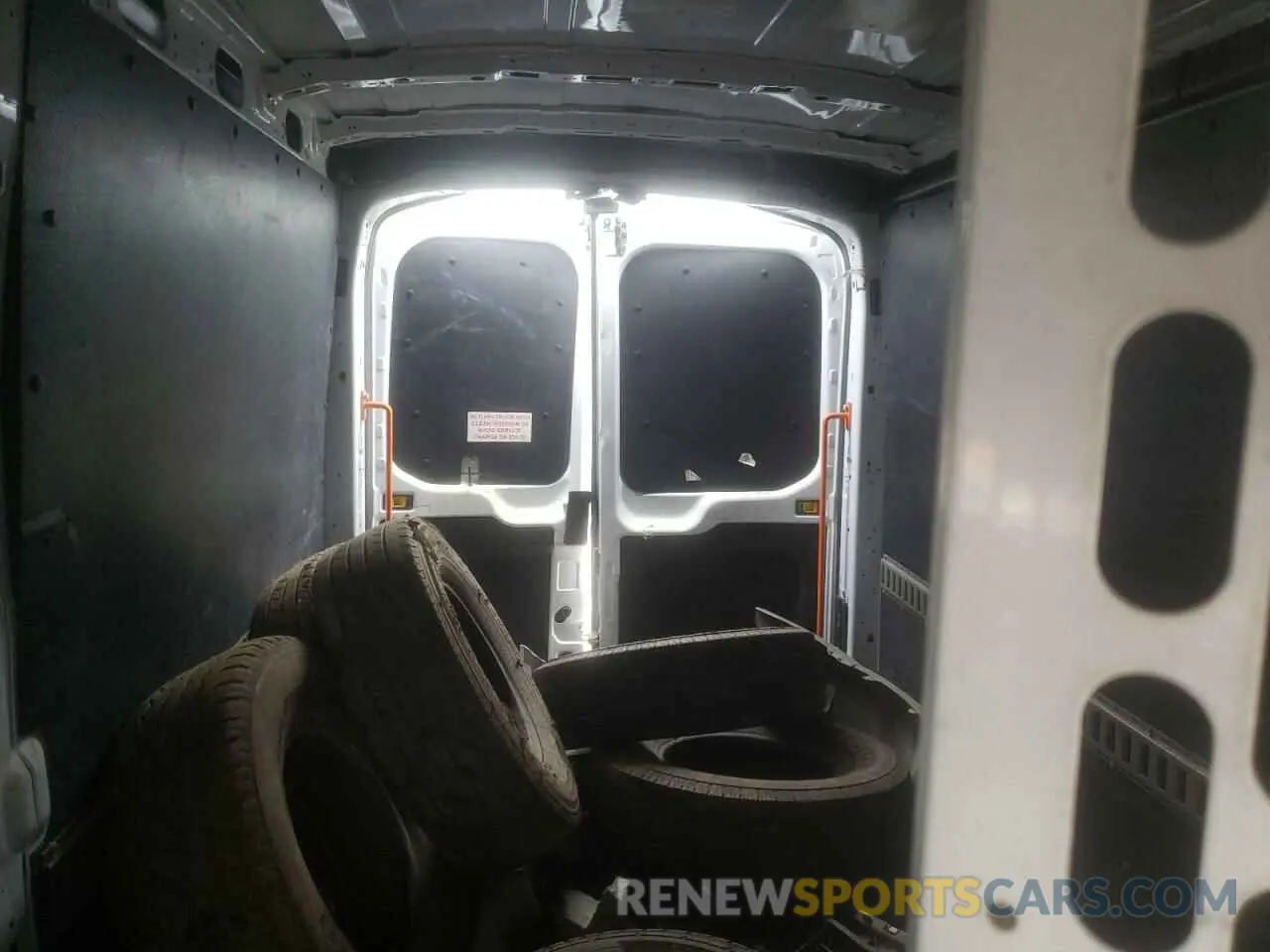 10 fotografías del automóvil dañado 1FTYE2CM7KKB35451 FORD TRANSIT 2019
