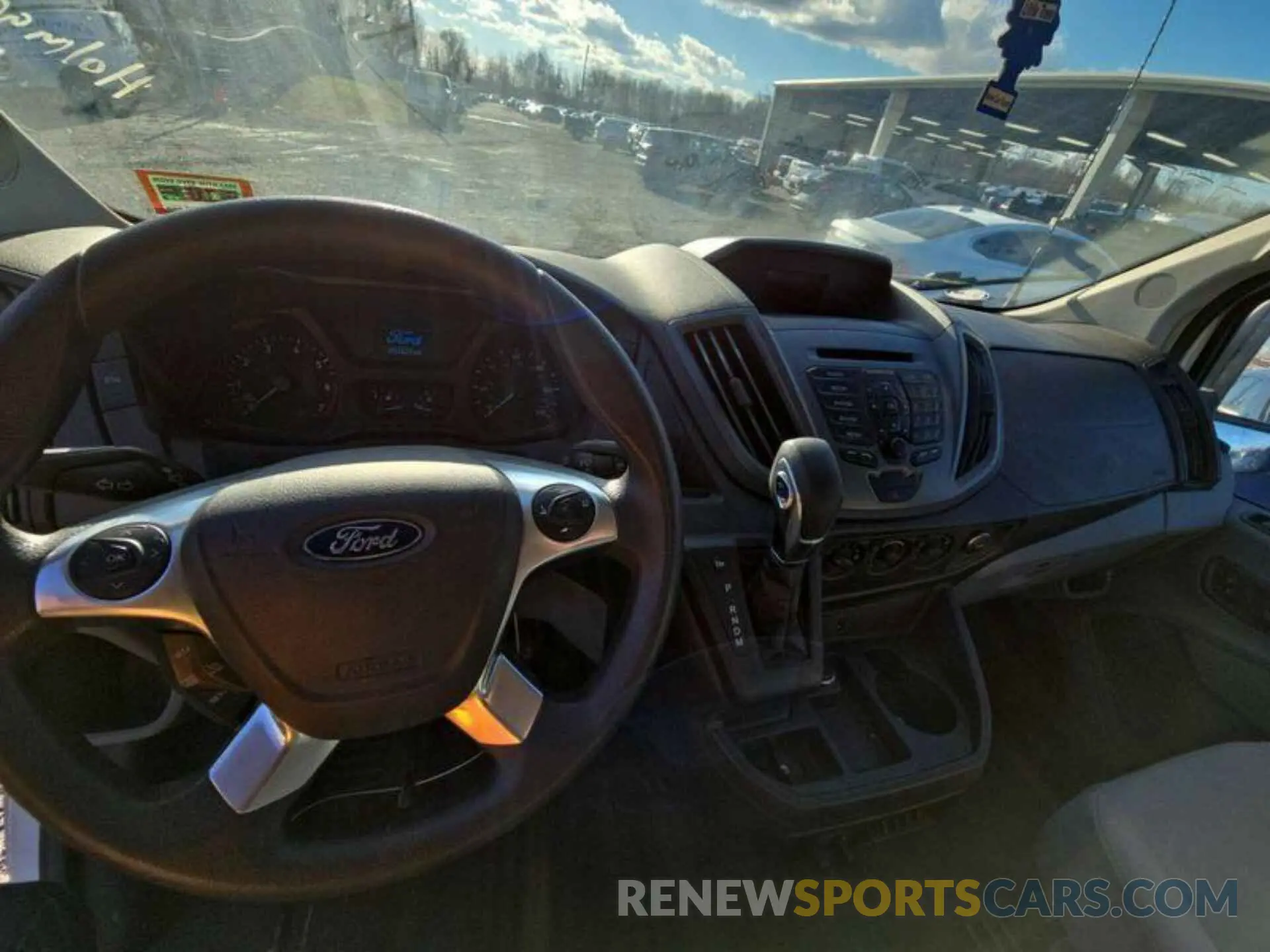 15 fotografías del automóvil dañado 1FTYR1YG0KKB61343 FORD TRANSIT 2019