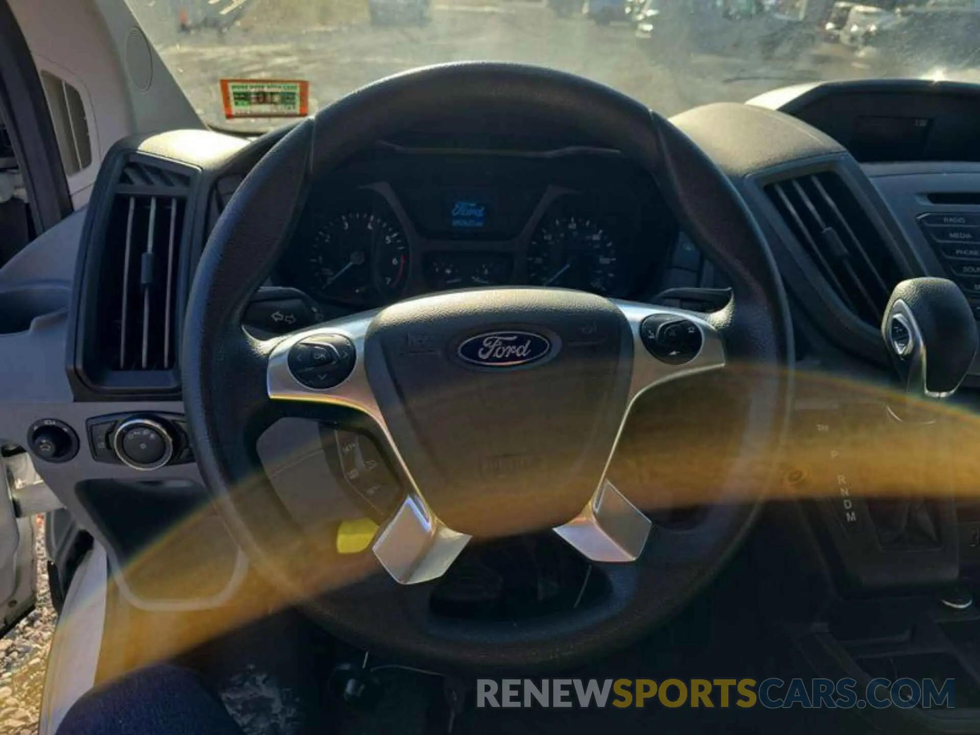 17 fotografías del automóvil dañado 1FTYR1YG0KKB61343 FORD TRANSIT 2019