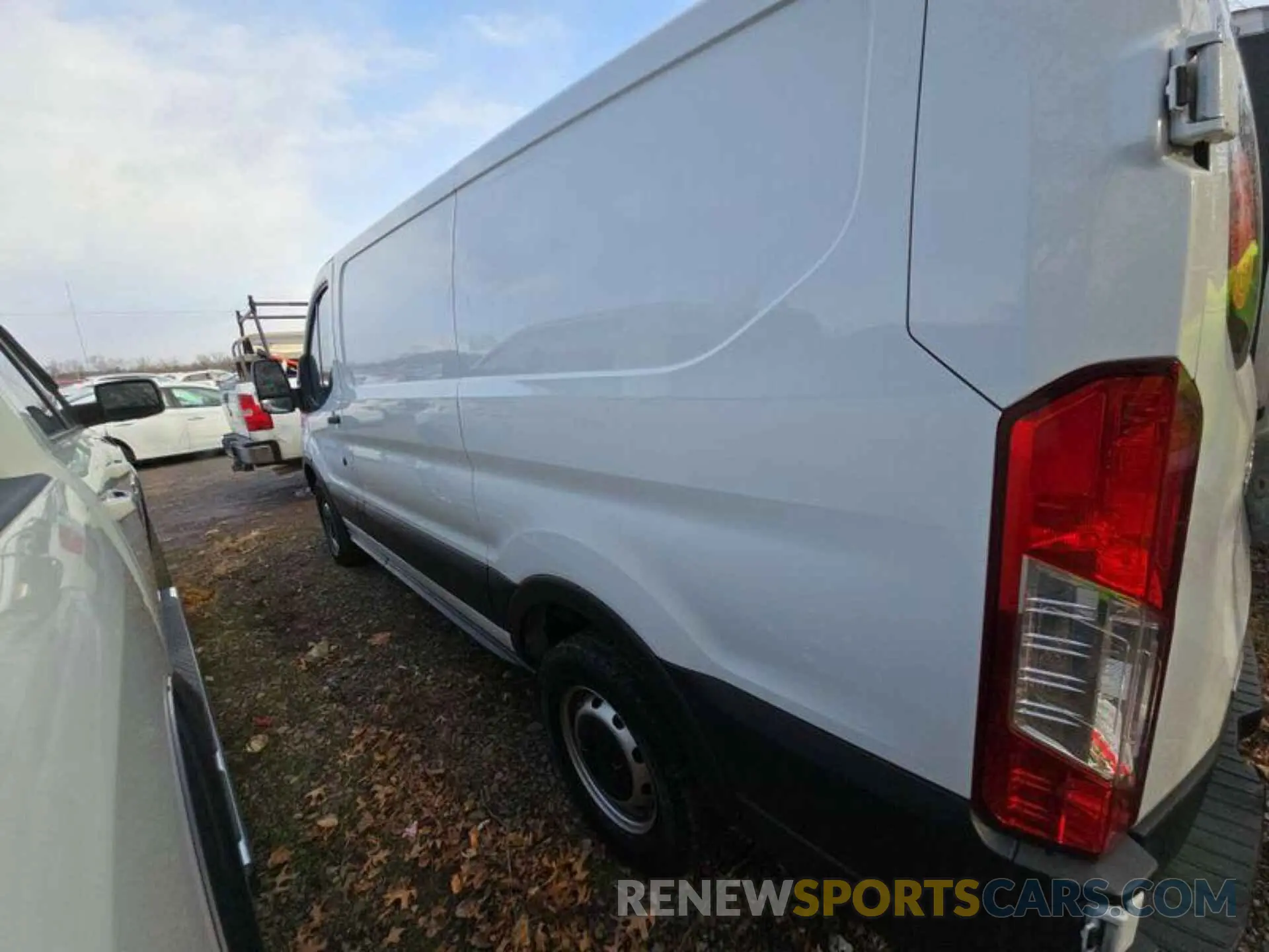 8 fotografías del automóvil dañado 1FTYR1YG0KKB61343 FORD TRANSIT 2019