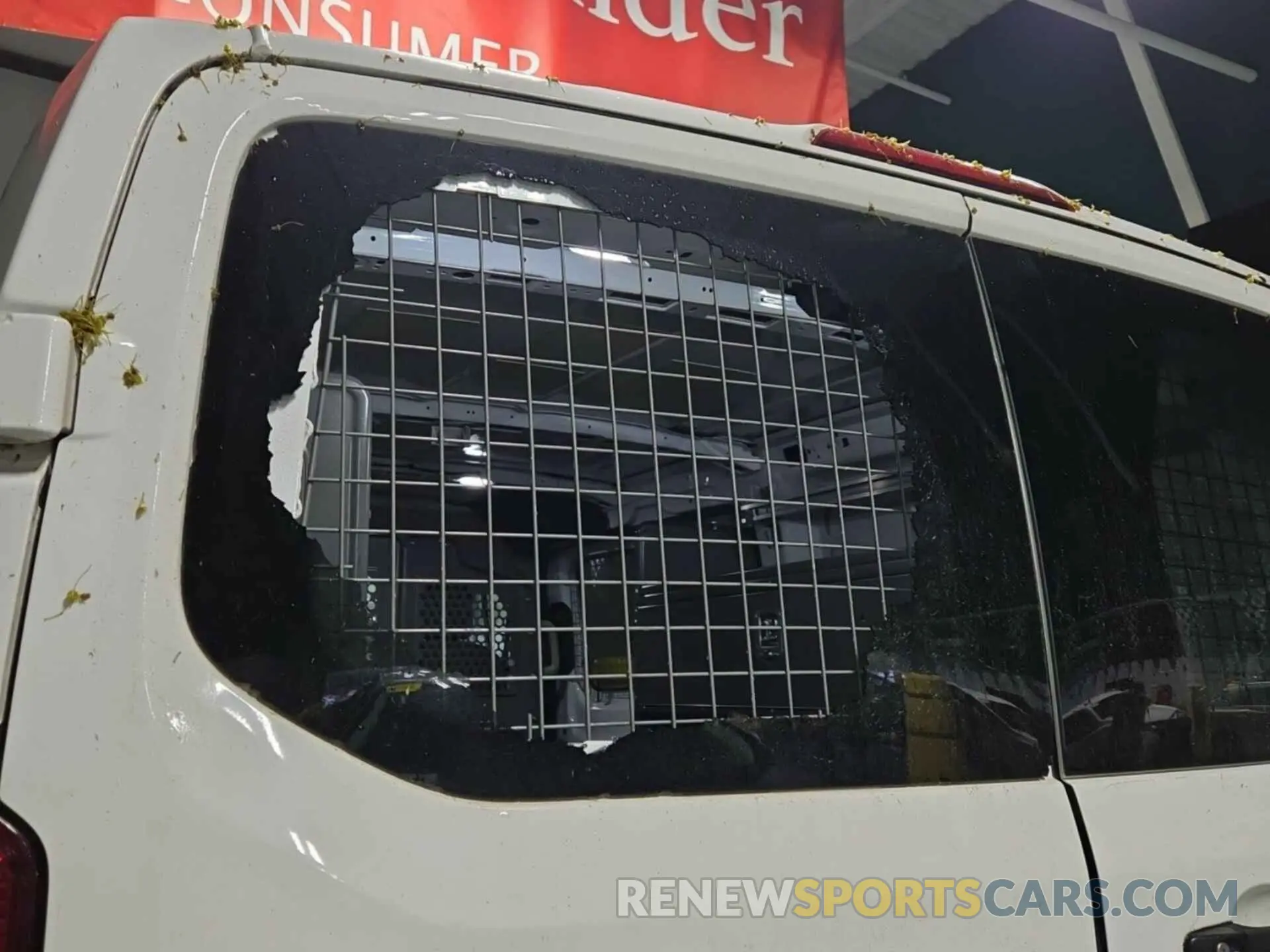 3 fotografías del automóvil dañado 1FTYR1YG3KKA50186 FORD TRANSIT 2019