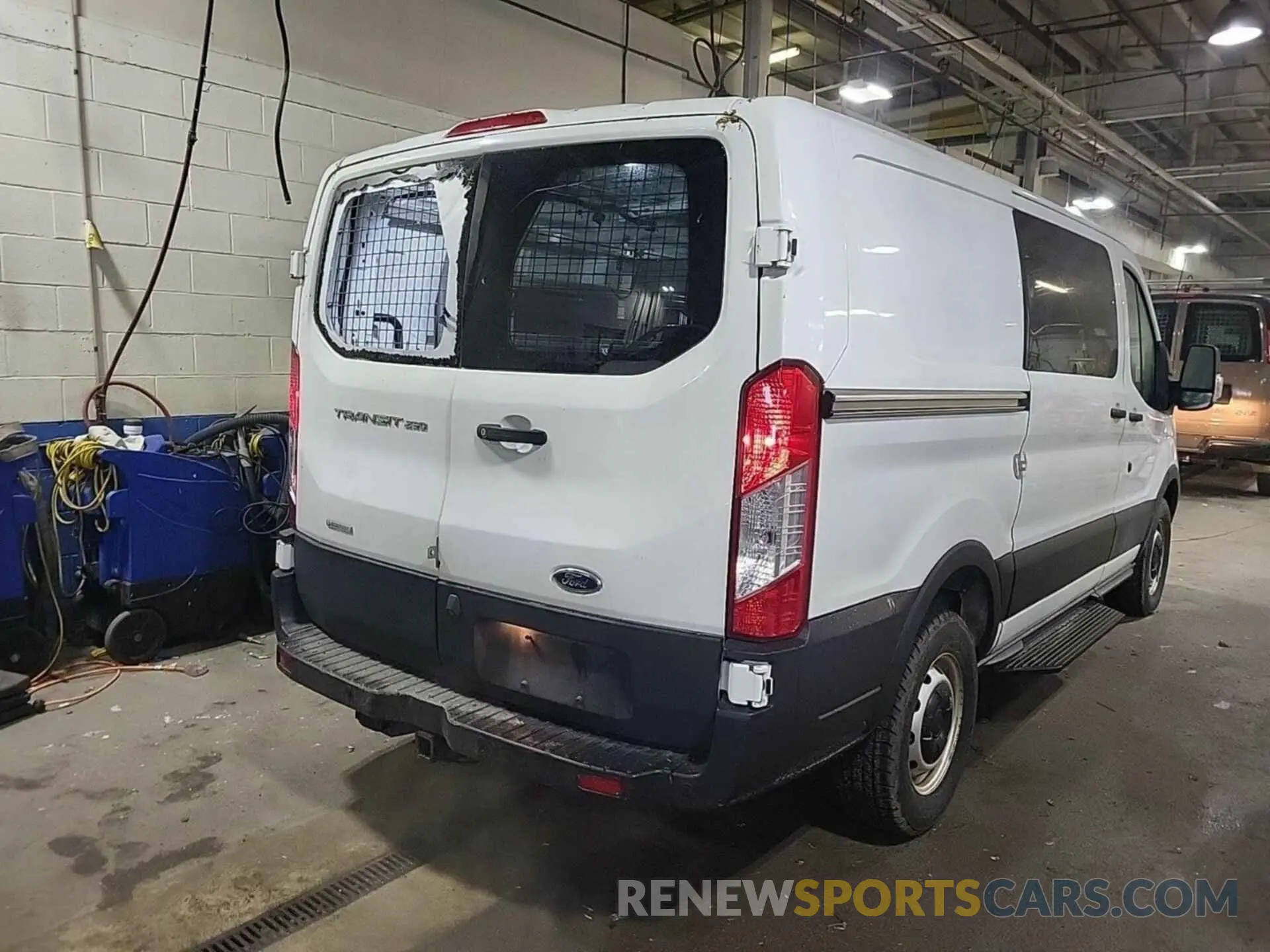 32 fotografías del automóvil dañado 1FTYR1YG3KKA50186 FORD TRANSIT 2019