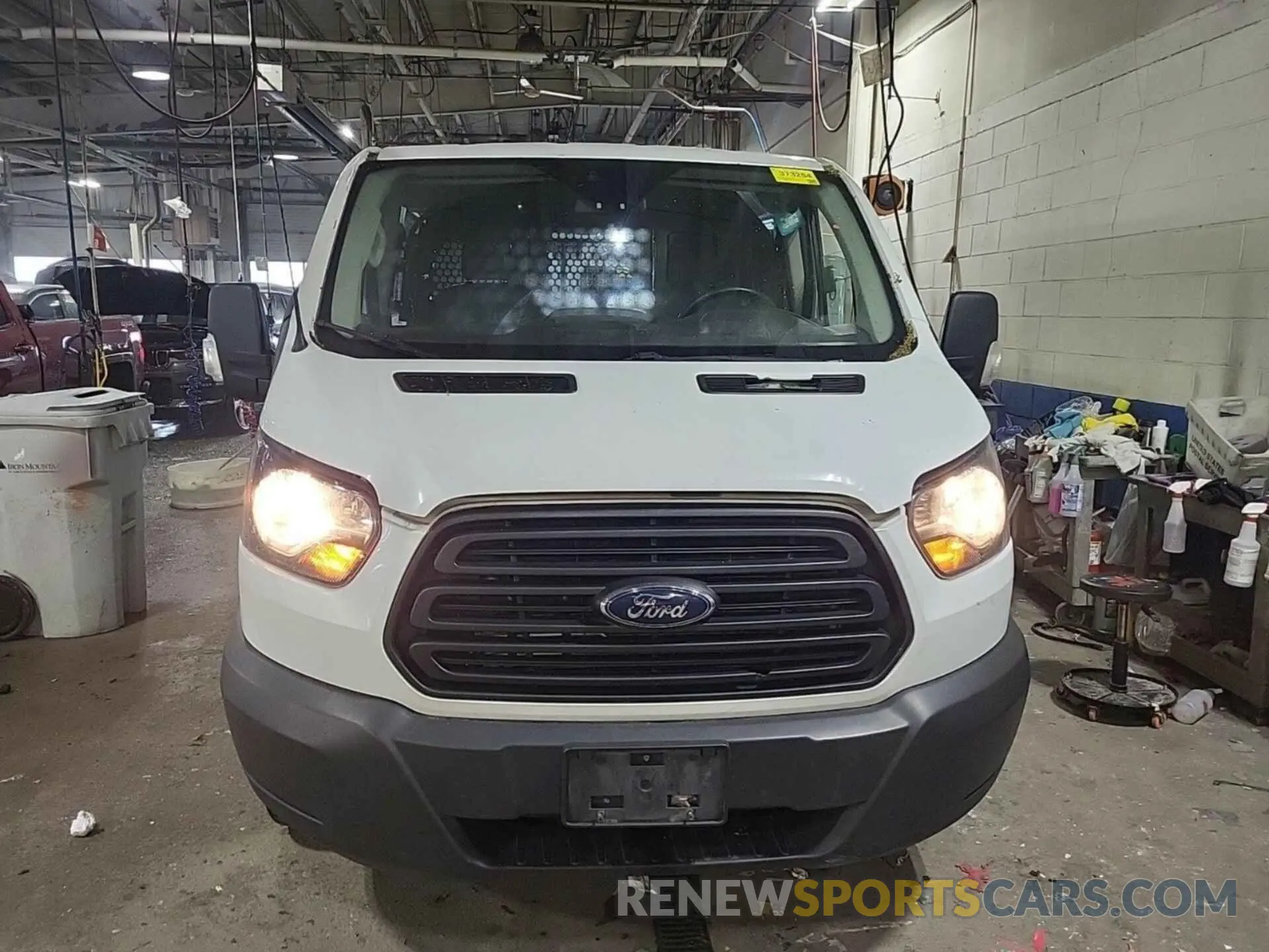 40 fotografías del automóvil dañado 1FTYR1YG3KKA50186 FORD TRANSIT 2019