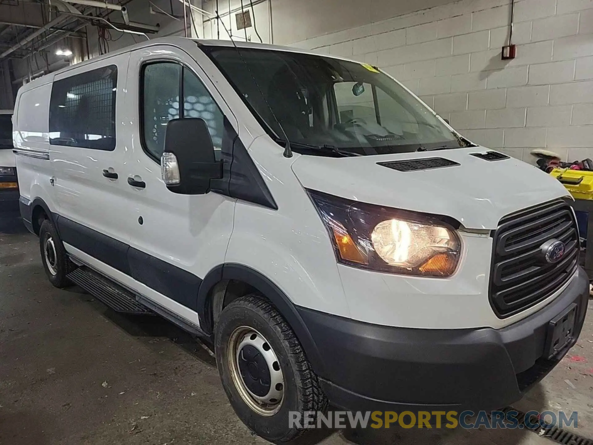 8 fotografías del automóvil dañado 1FTYR1YG3KKA50186 FORD TRANSIT 2019