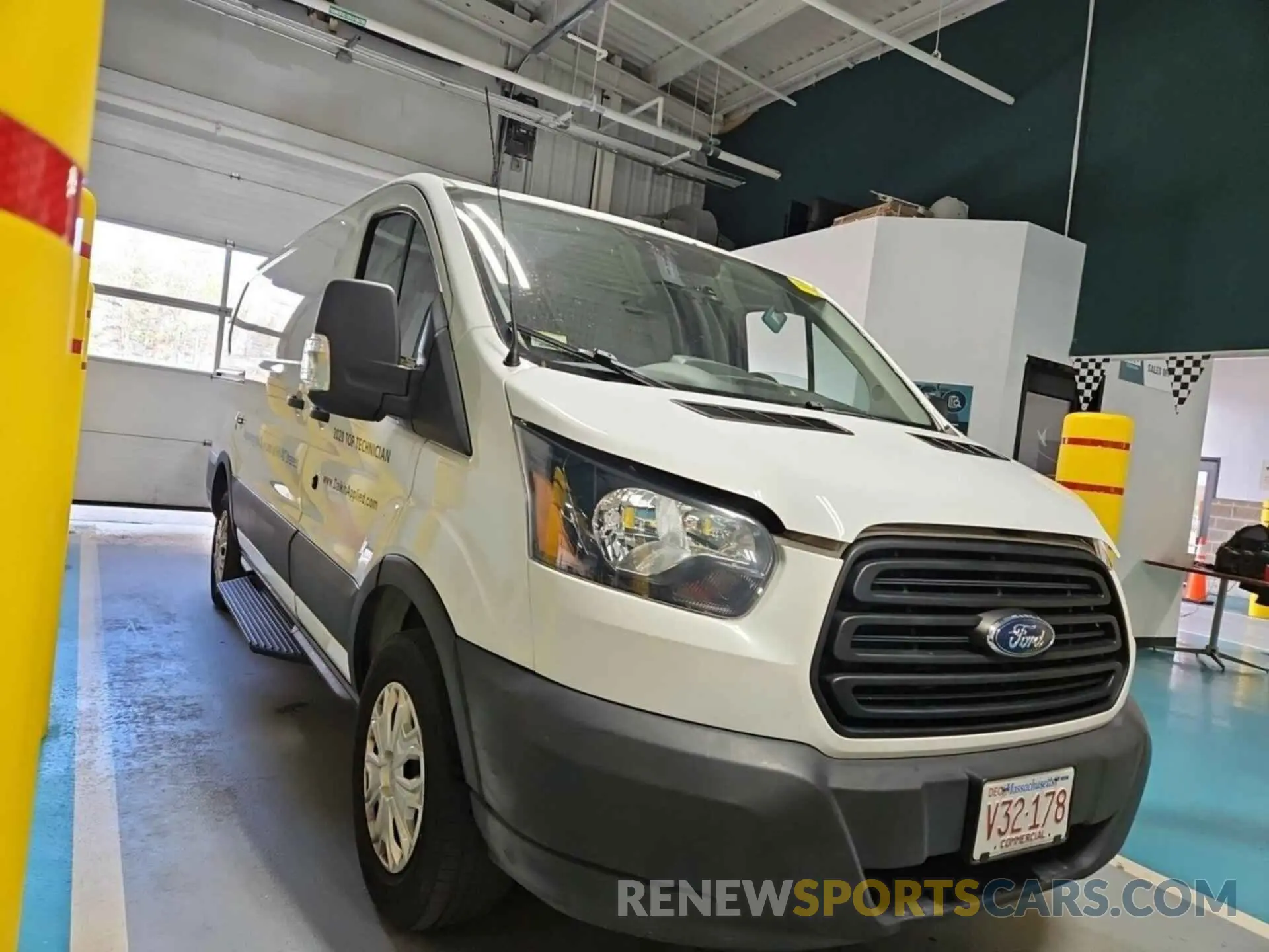 31 fotografías del automóvil dañado 1FTYR1YG3KKB08572 FORD TRANSIT 2019