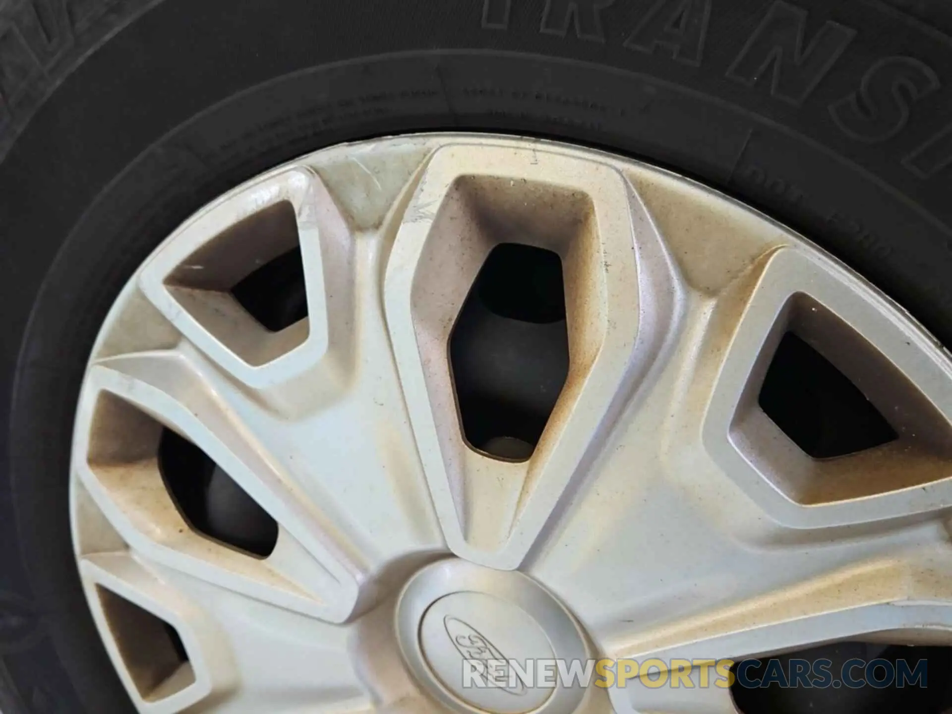 34 fotografías del automóvil dañado 1FTYR1YG3KKB08572 FORD TRANSIT 2019