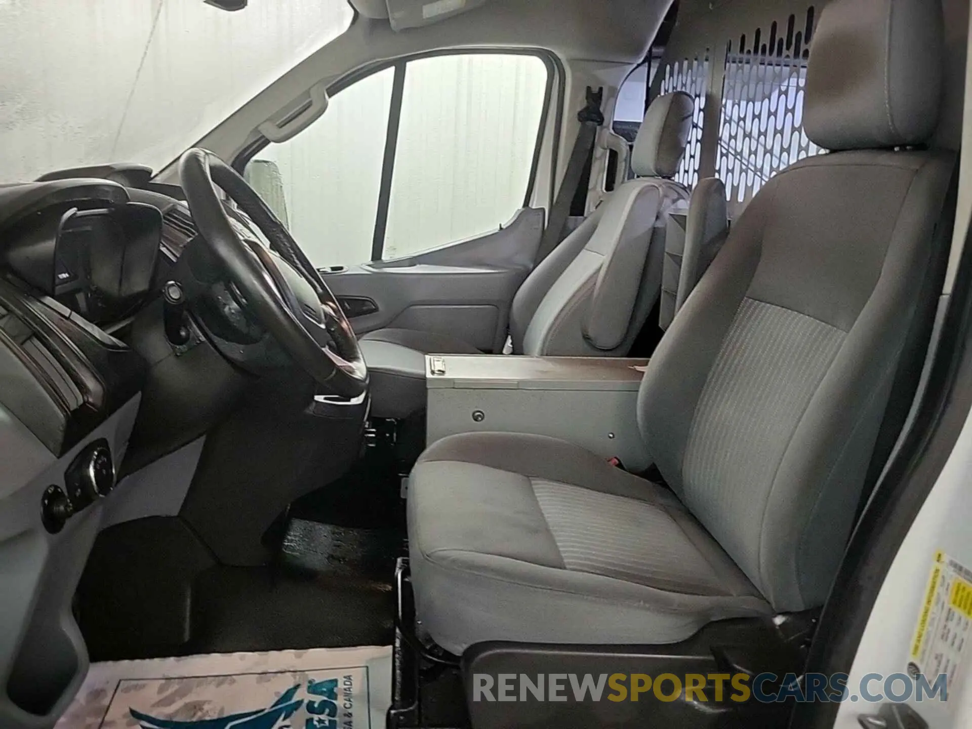 52 fotografías del automóvil dañado 1FTYR1YG3KKB08572 FORD TRANSIT 2019