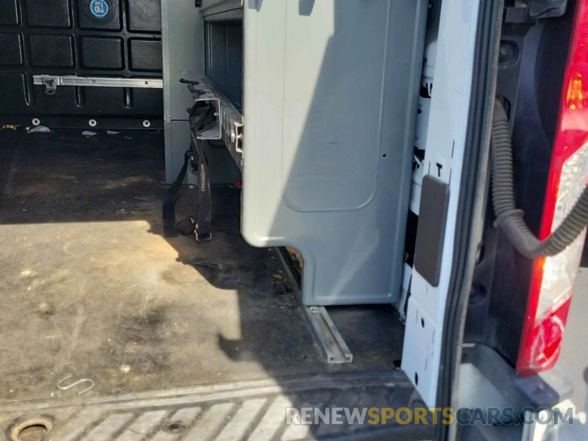 13 fotografías del automóvil dañado 1FTYR1YG4KKA40850 FORD TRANSIT 2019
