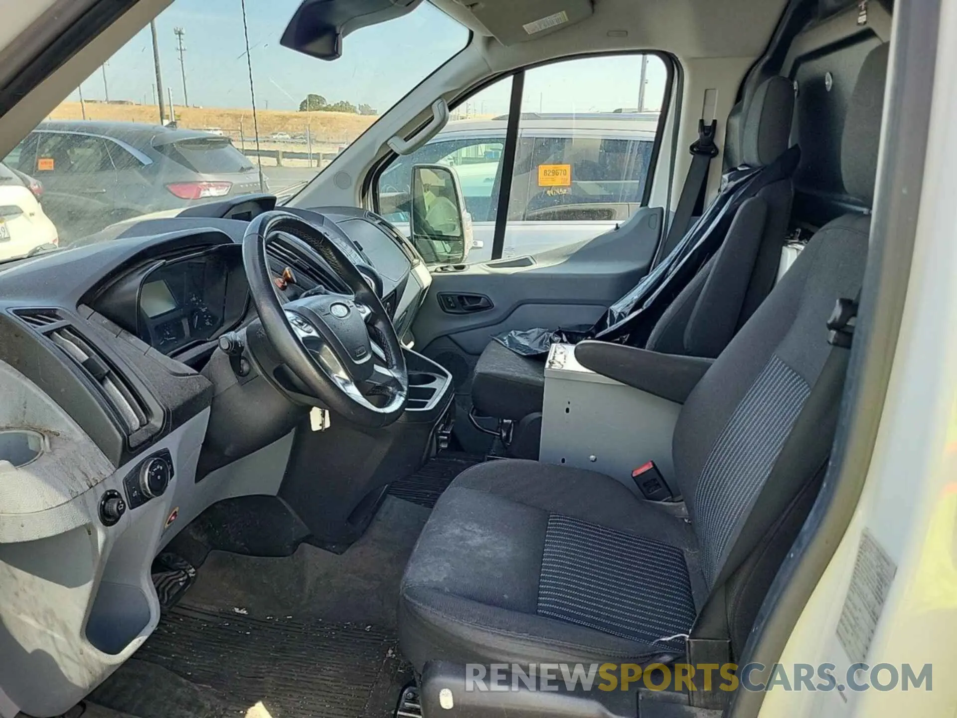 29 fotografías del automóvil dañado 1FTYR1YG4KKA40850 FORD TRANSIT 2019
