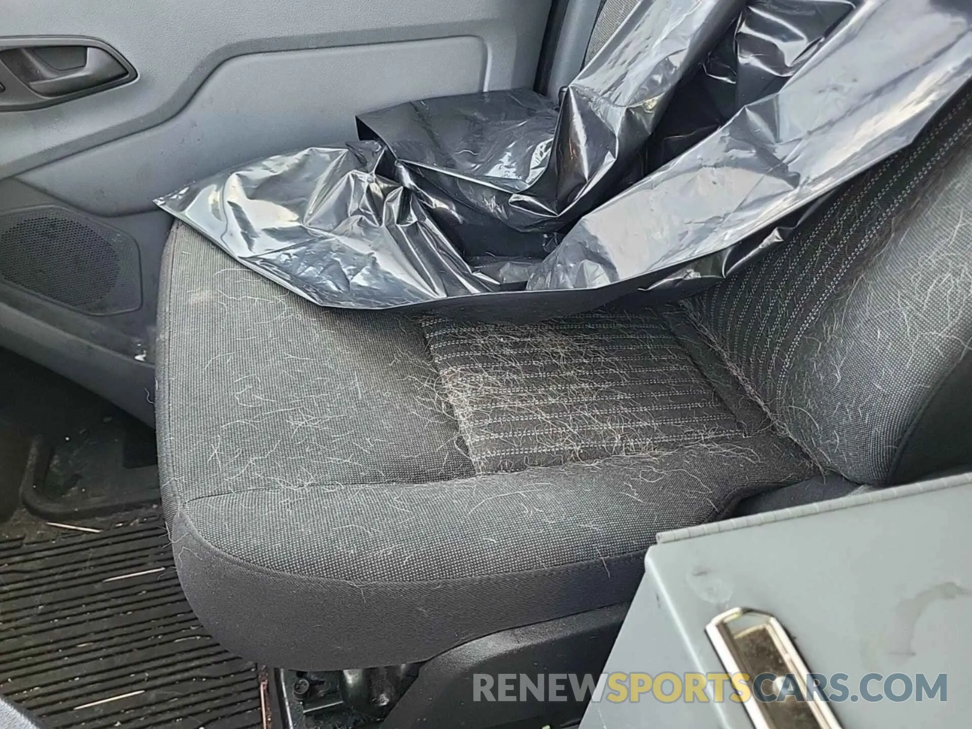 30 fotografías del automóvil dañado 1FTYR1YG4KKA40850 FORD TRANSIT 2019