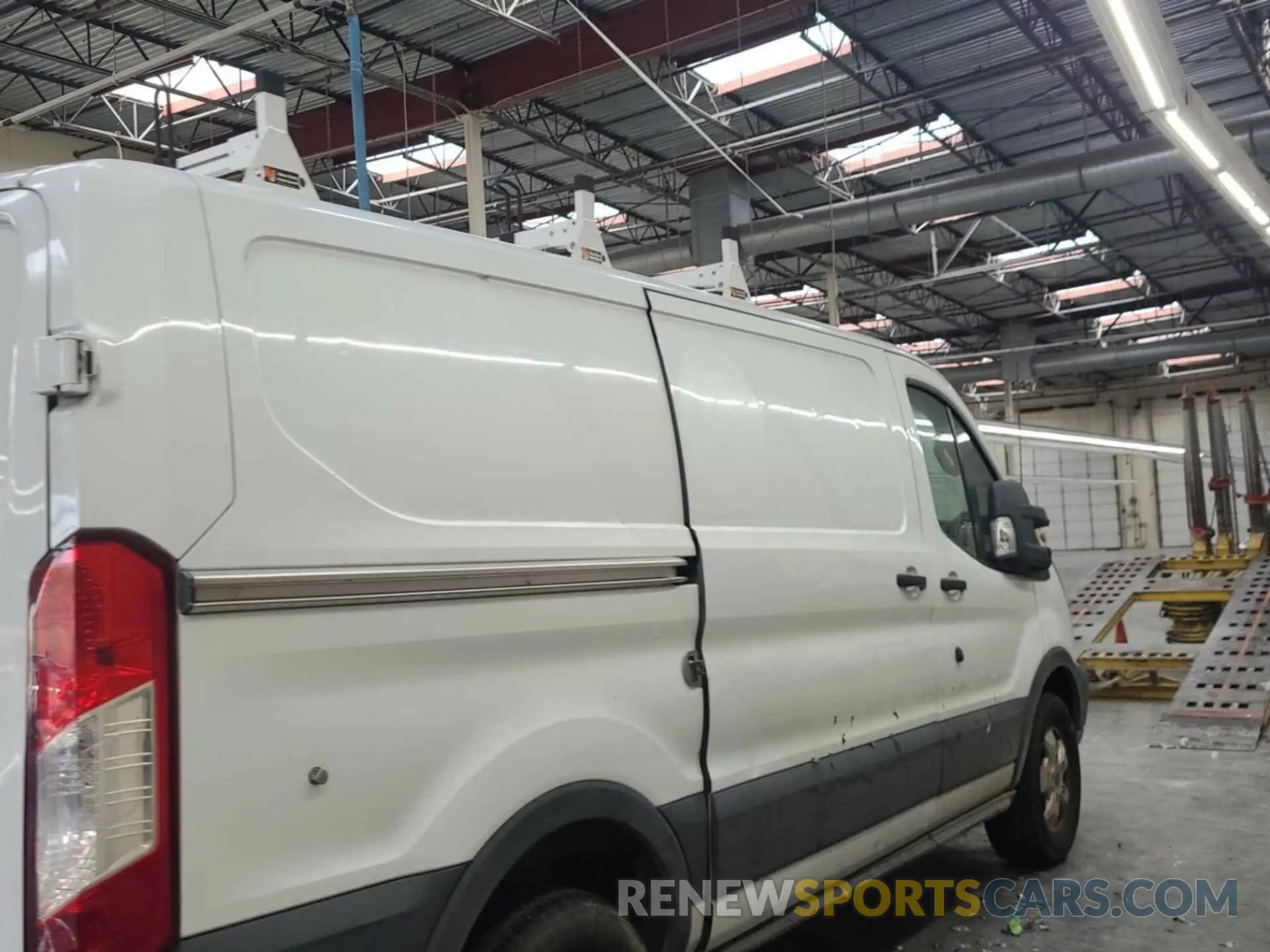 37 fotografías del automóvil dañado 1FTYR1YG4KKA40850 FORD TRANSIT 2019