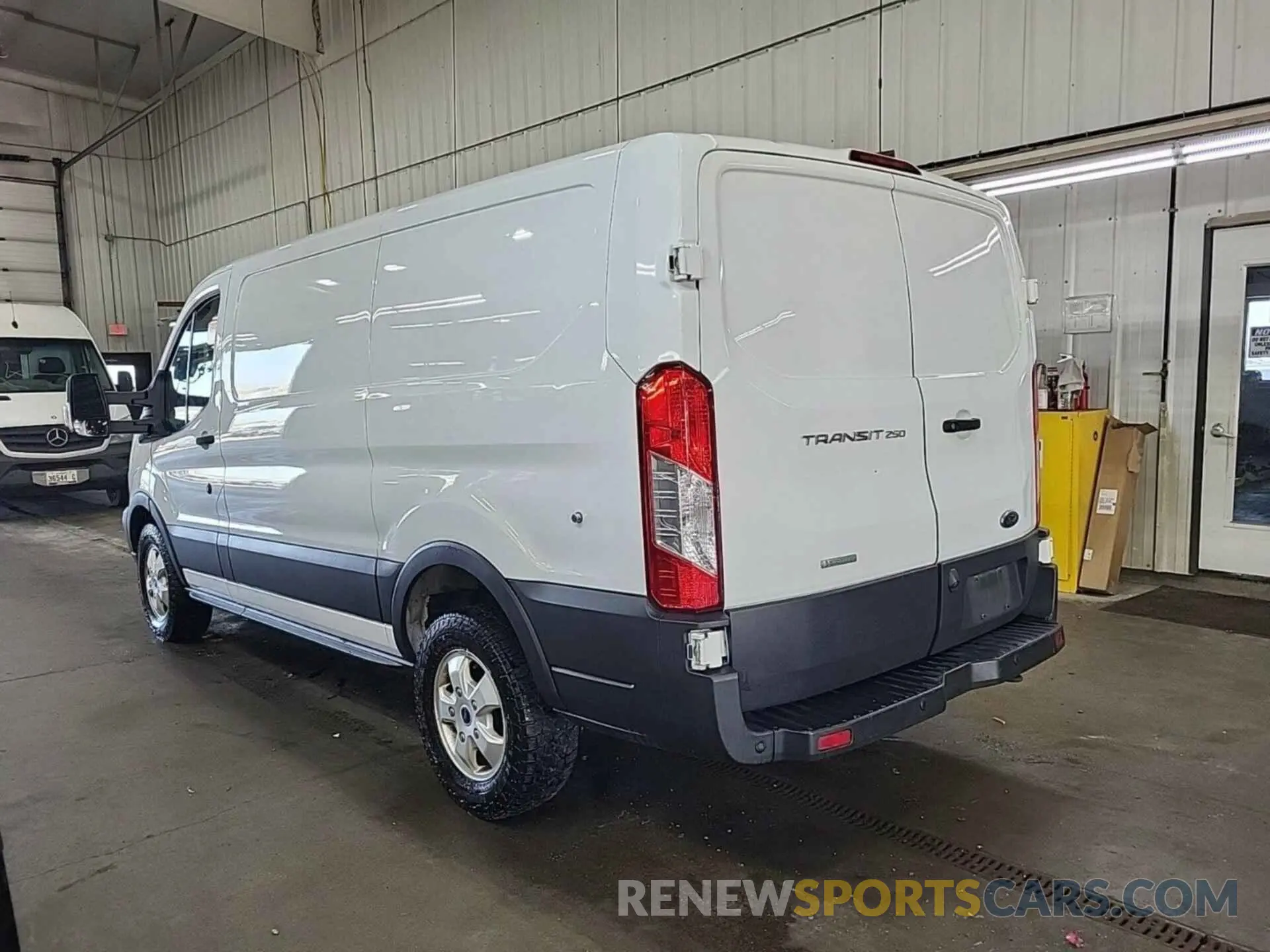 10 fotografías del automóvil dañado 1FTYR1YG5KKB48264 FORD TRANSIT 2019