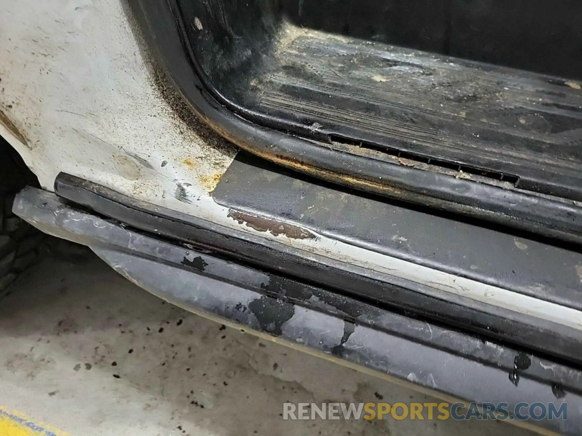 2 fotografías del automóvil dañado 1FTYR1YG5KKB48264 FORD TRANSIT 2019