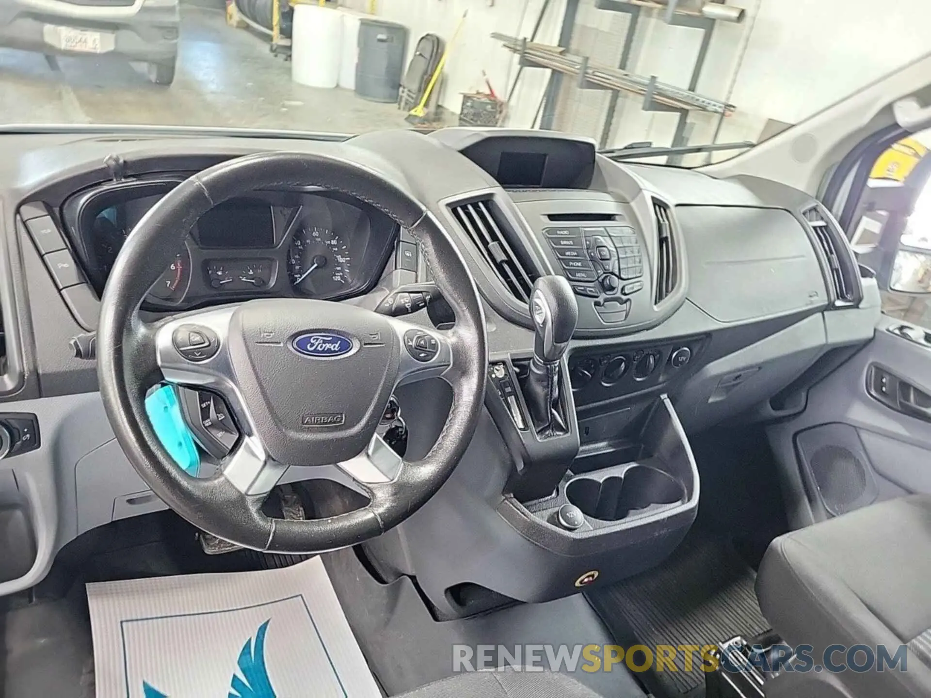 36 fotografías del automóvil dañado 1FTYR1YG5KKB48264 FORD TRANSIT 2019