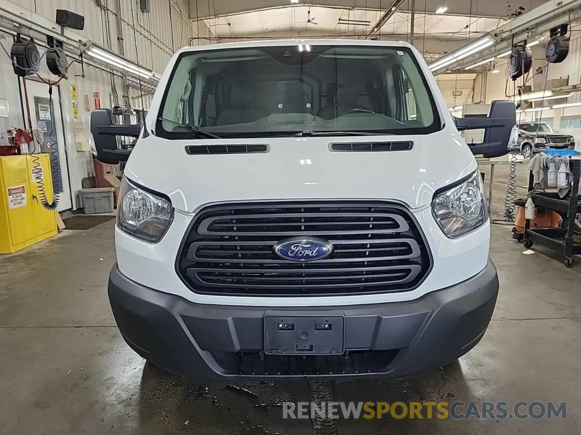 37 fotografías del automóvil dañado 1FTYR1YG5KKB48264 FORD TRANSIT 2019