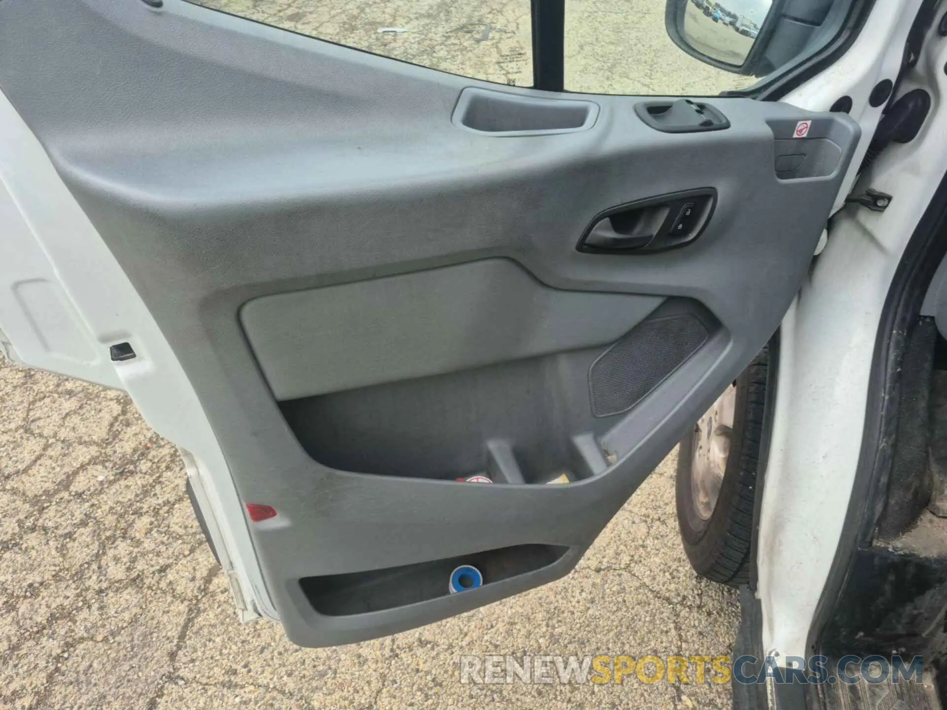 34 fotografías del automóvil dañado 1FTYR1YG7KKA40826 FORD TRANSIT 2019