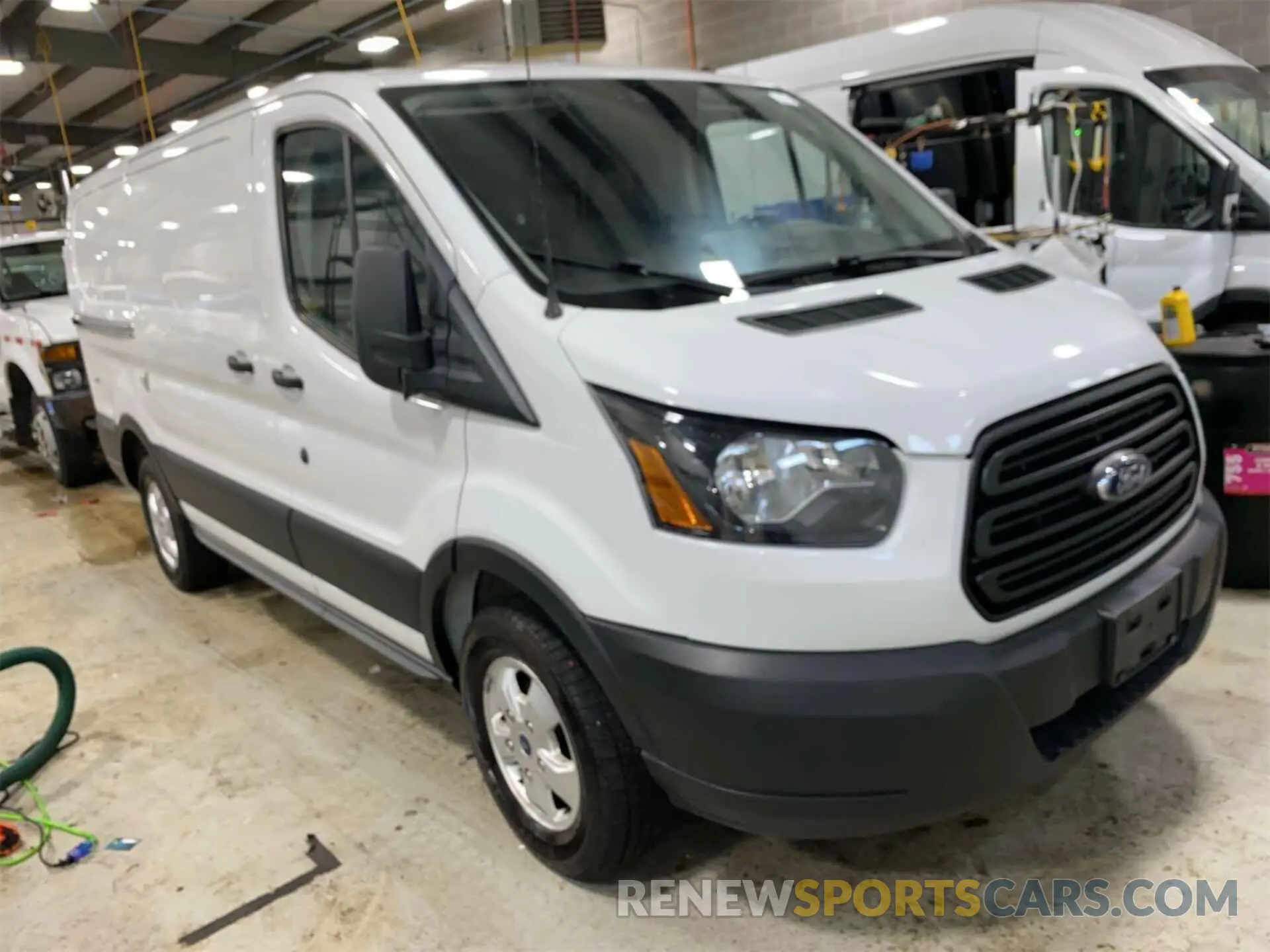 4 fotografías del automóvil dañado 1FTYR1YG7KKA40826 FORD TRANSIT 2019