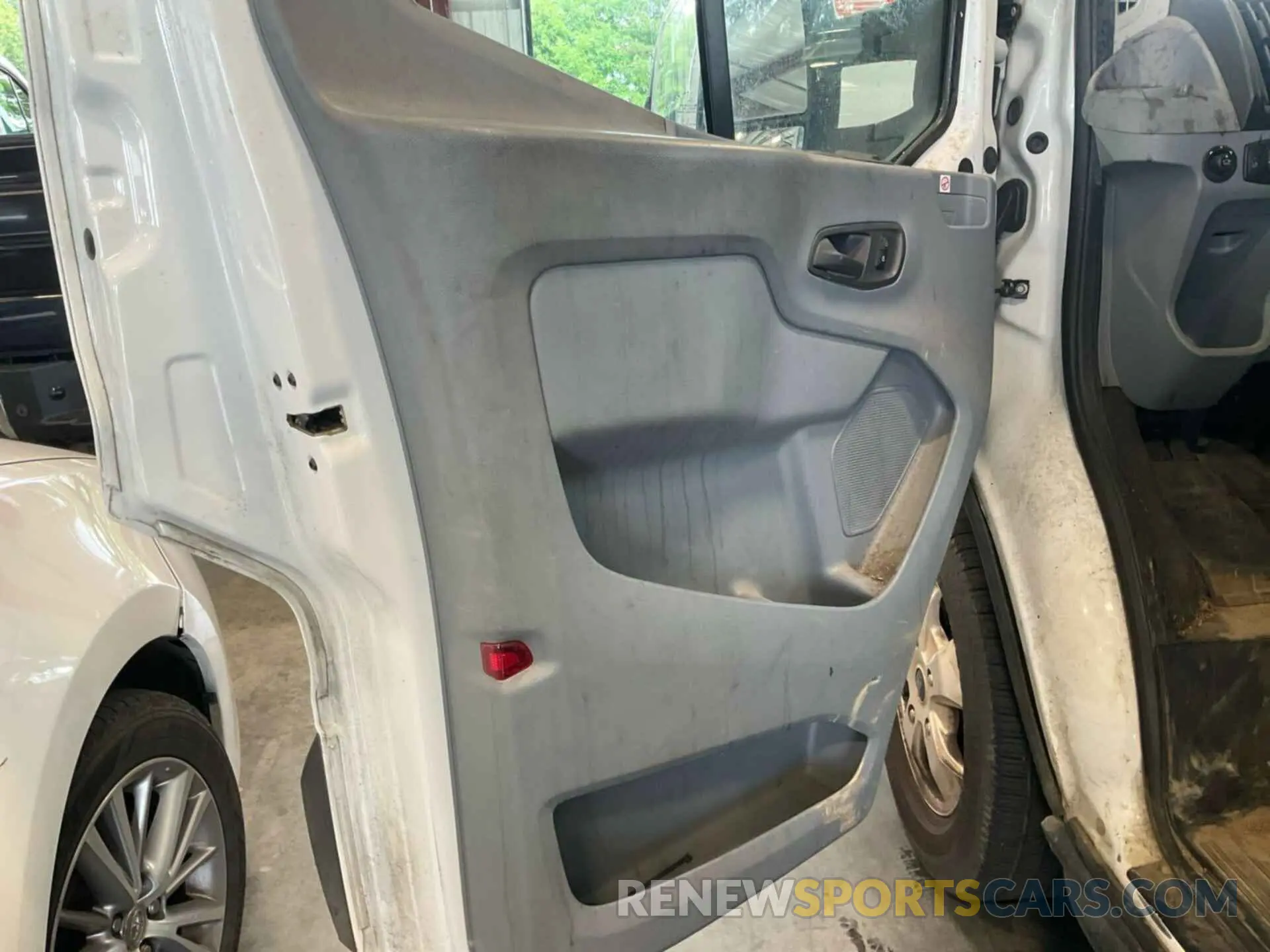 17 fotografías del automóvil dañado 1FTYR1YG7KKB48153 FORD TRANSIT 2019