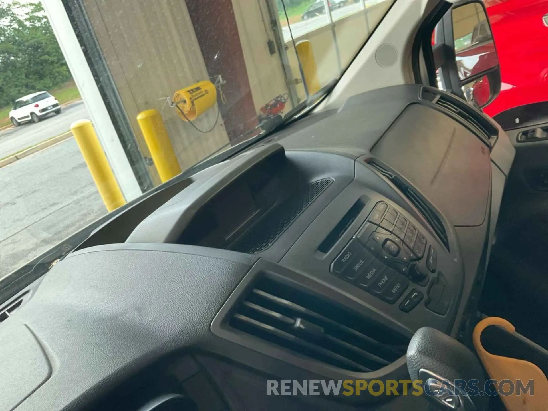 4 fotografías del automóvil dañado 1FTYR1YG7KKB48170 FORD TRANSIT 2019