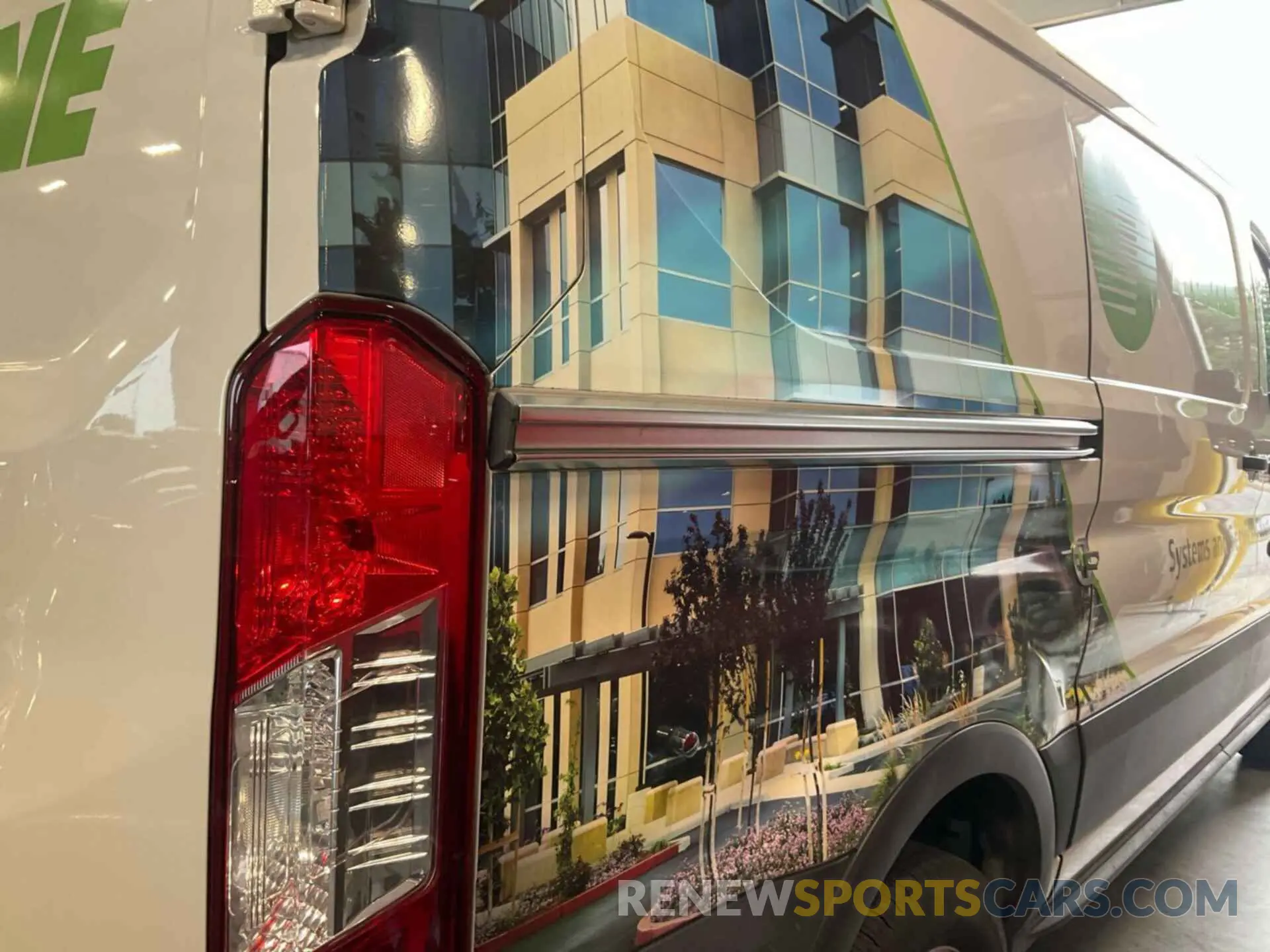 8 fotografías del automóvil dañado 1FTYR1YG7KKB48170 FORD TRANSIT 2019