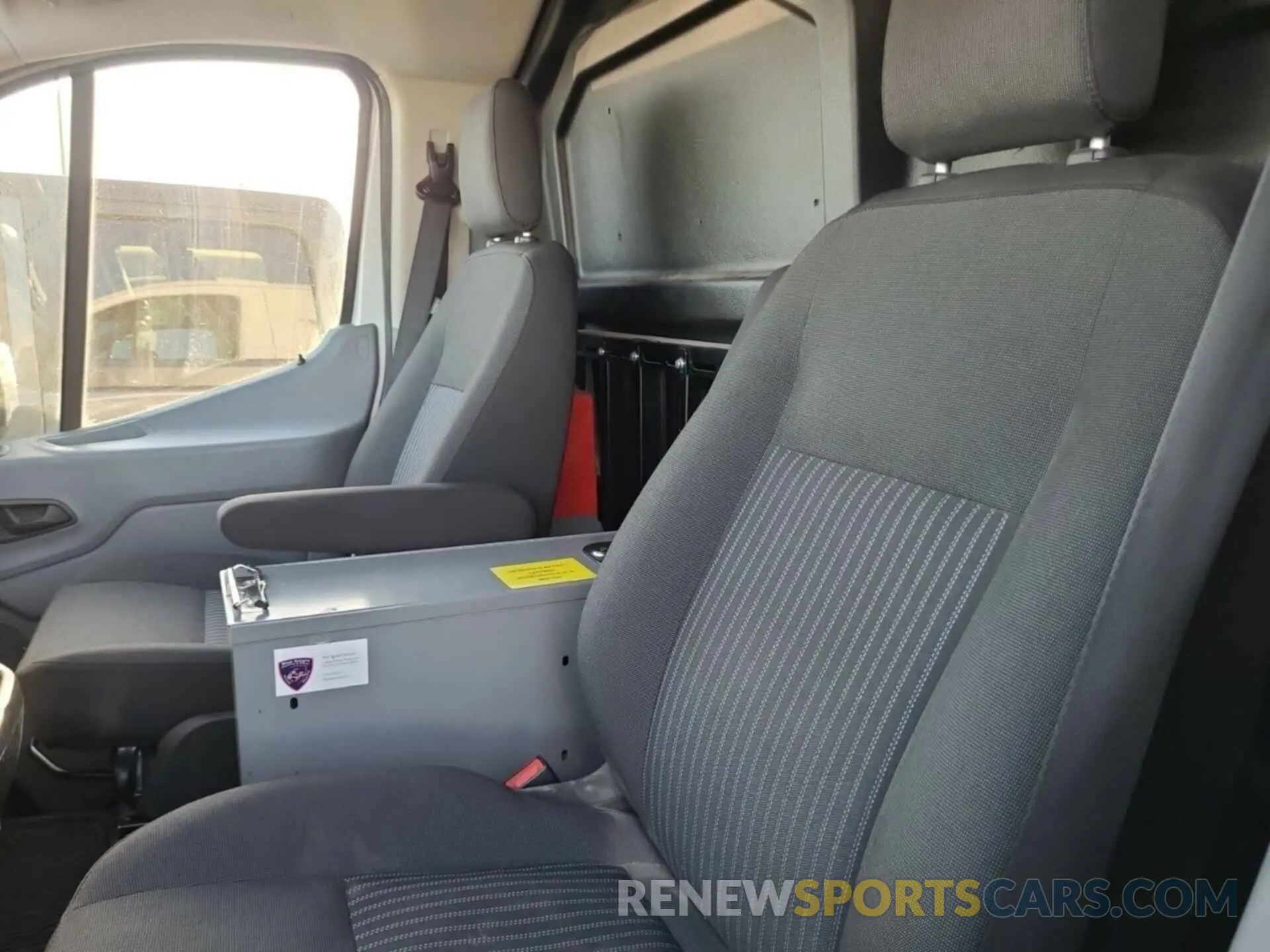 33 fotografías del automóvil dañado 1FTYR1YG8KKB48274 FORD TRANSIT 2019