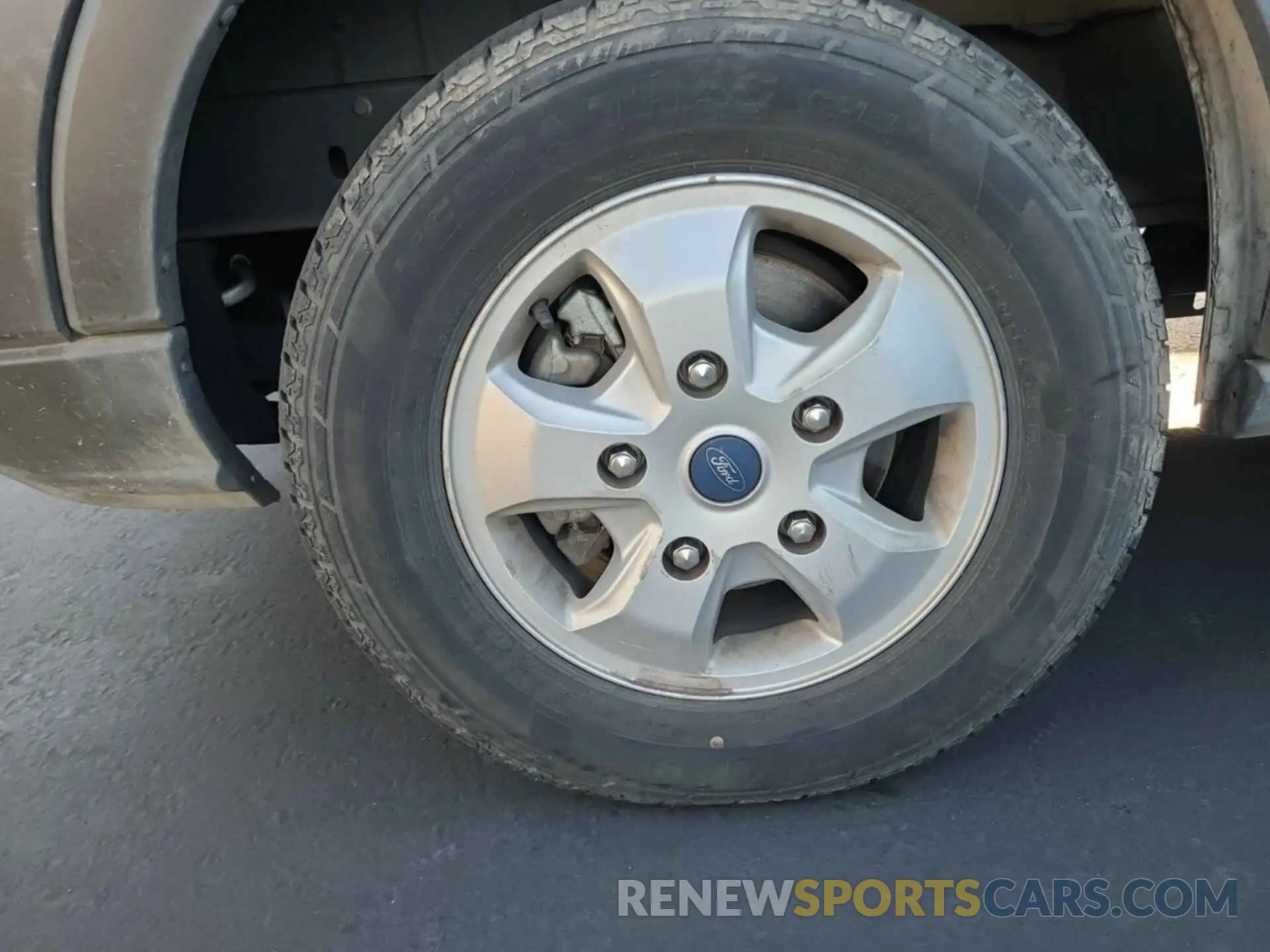 41 fotografías del automóvil dañado 1FTYR1YG8KKB48274 FORD TRANSIT 2019