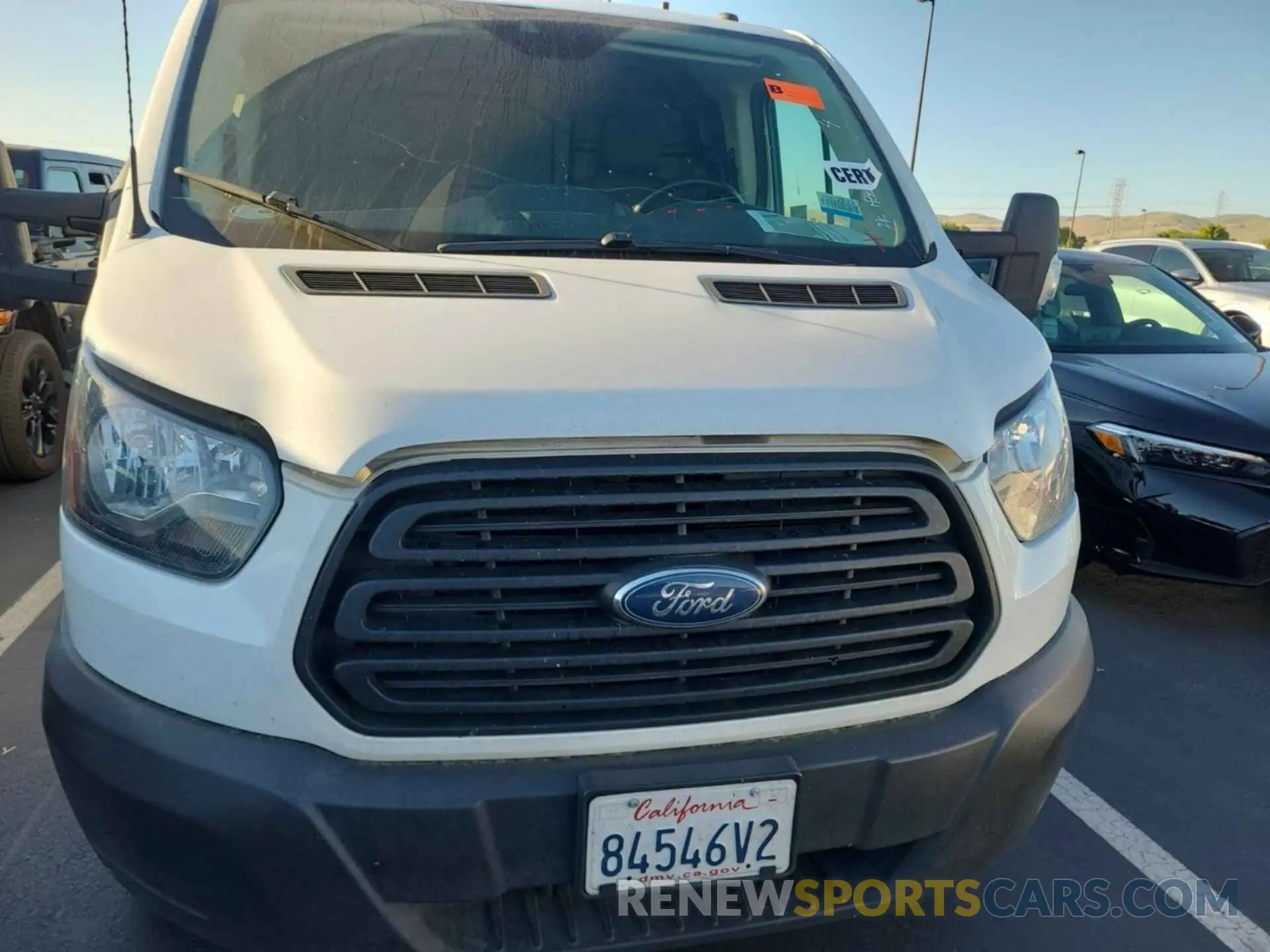 50 fotografías del automóvil dañado 1FTYR1YG8KKB48274 FORD TRANSIT 2019