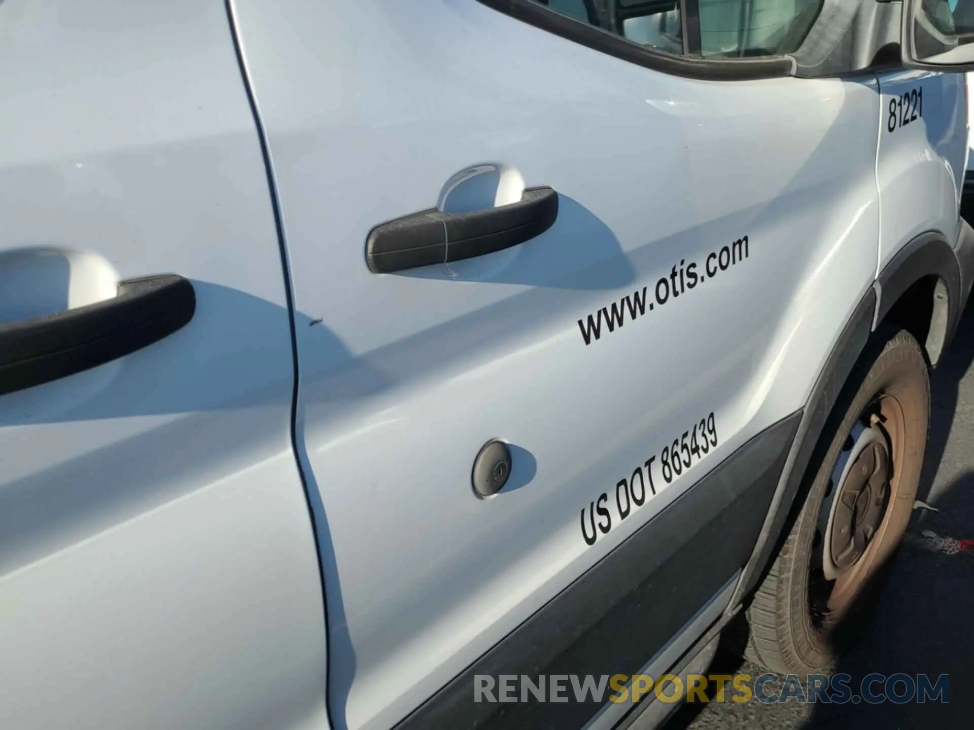 10 fotografías del automóvil dañado 1FTYR1YGXKKB26504 FORD TRANSIT 2019