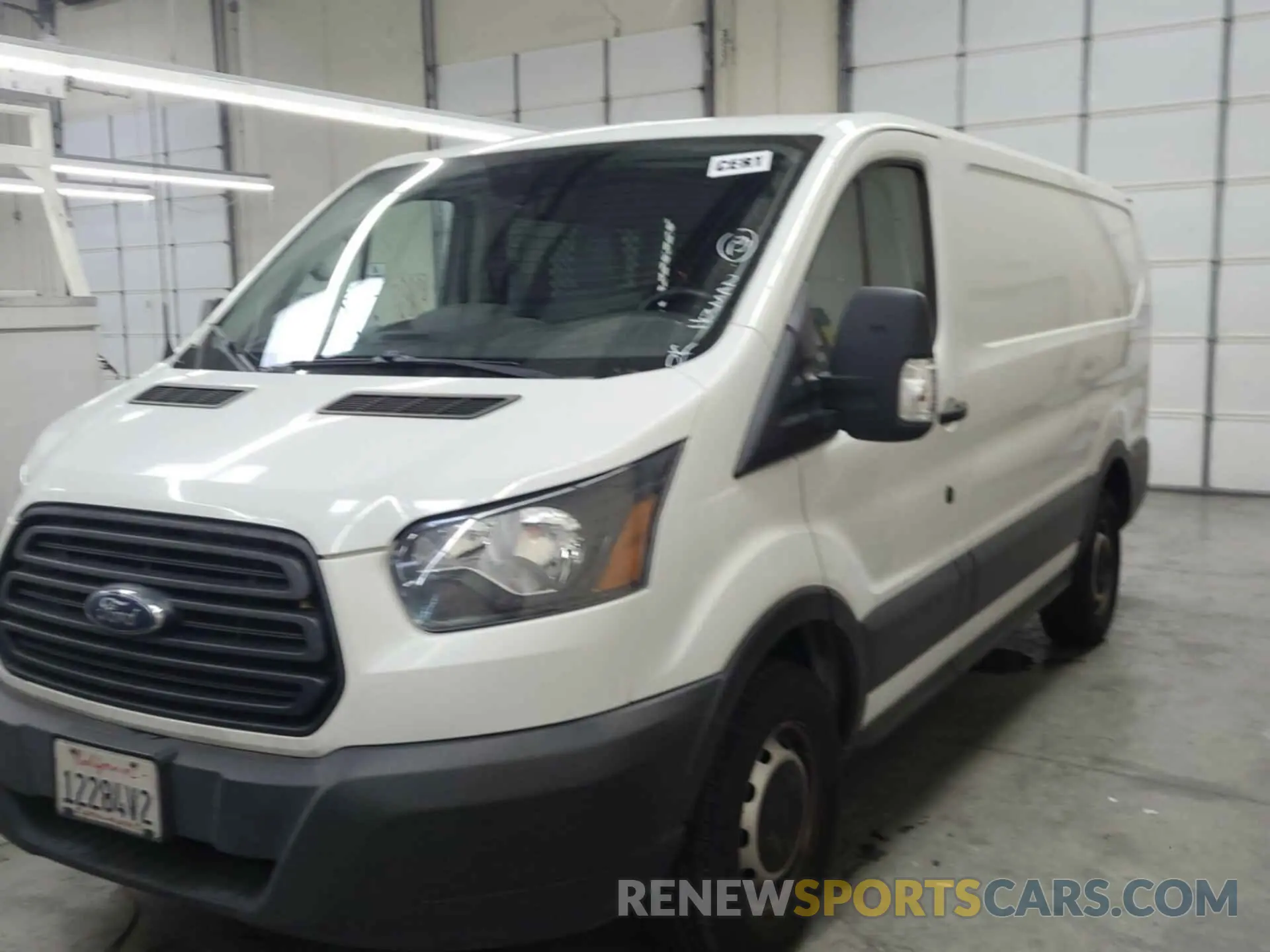 14 fotografías del automóvil dañado 1FTYR1YGXKKB26504 FORD TRANSIT 2019