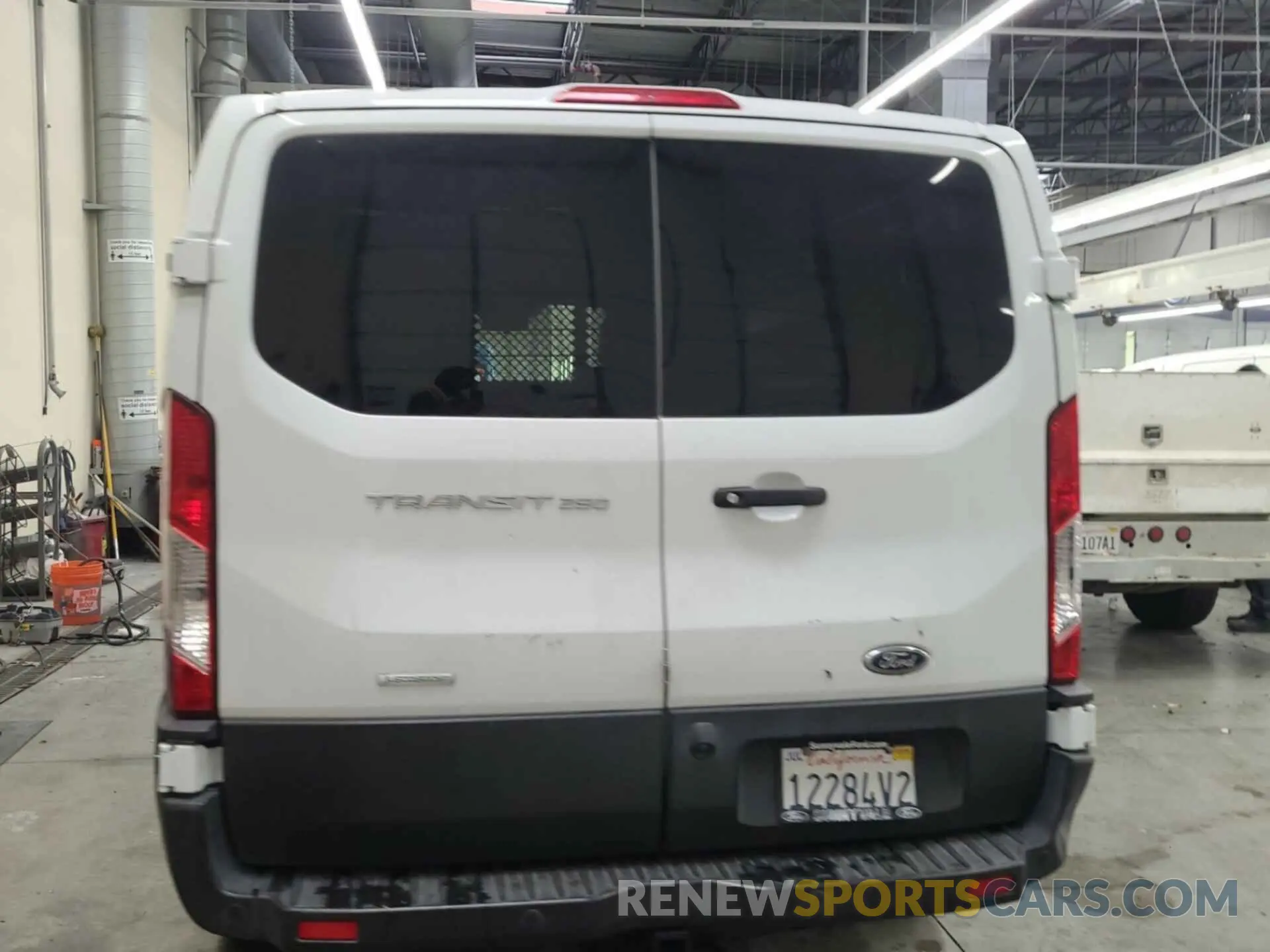 3 fotografías del automóvil dañado 1FTYR1YGXKKB26504 FORD TRANSIT 2019