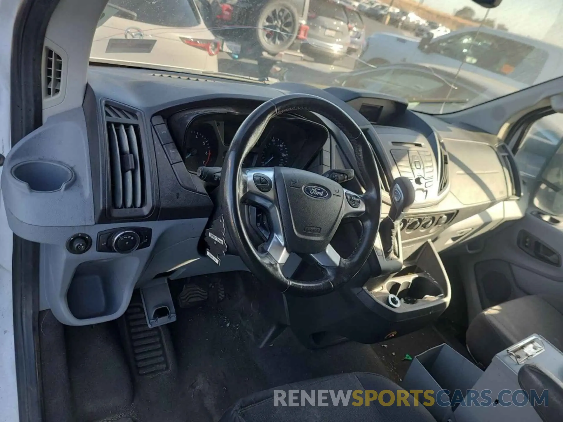 29 fotografías del automóvil dañado 1FTYR1YGXKKB48275 FORD TRANSIT 2019