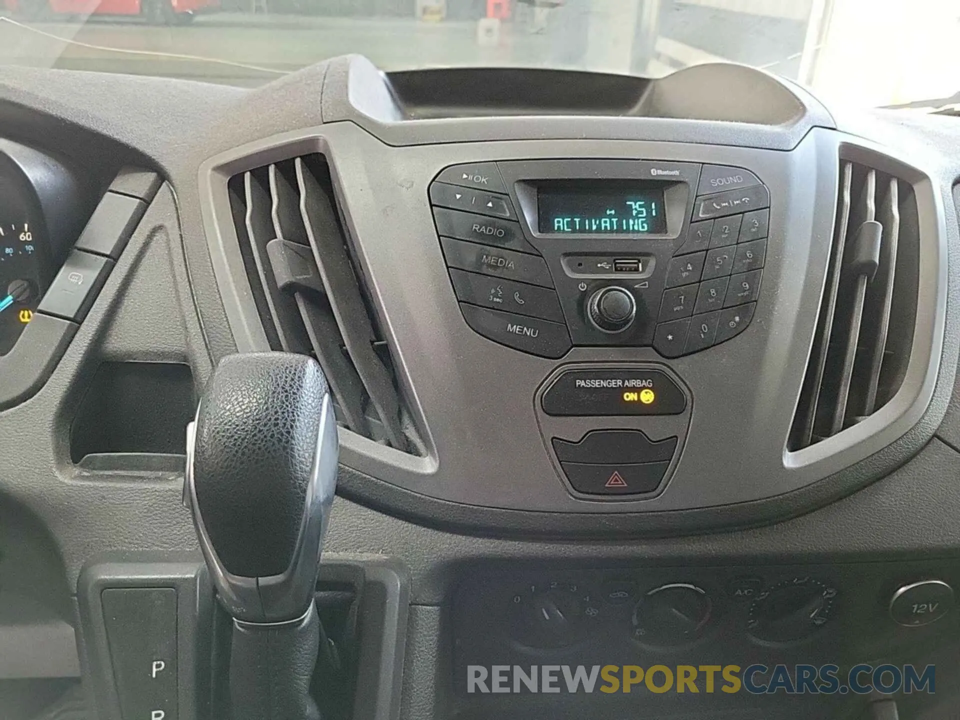 19 fotografías del automóvil dañado 1FTYR1YM1KKB87858 FORD TRANSIT 2019
