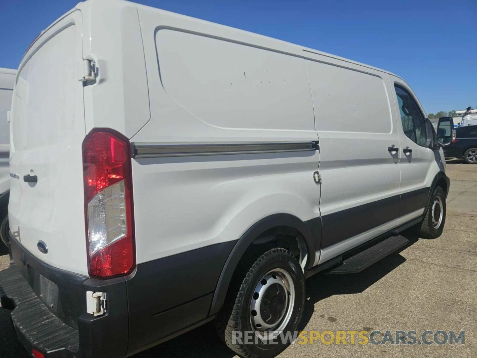 3 fotografías del automóvil dañado 1FTYR1YM1KKB87858 FORD TRANSIT 2019