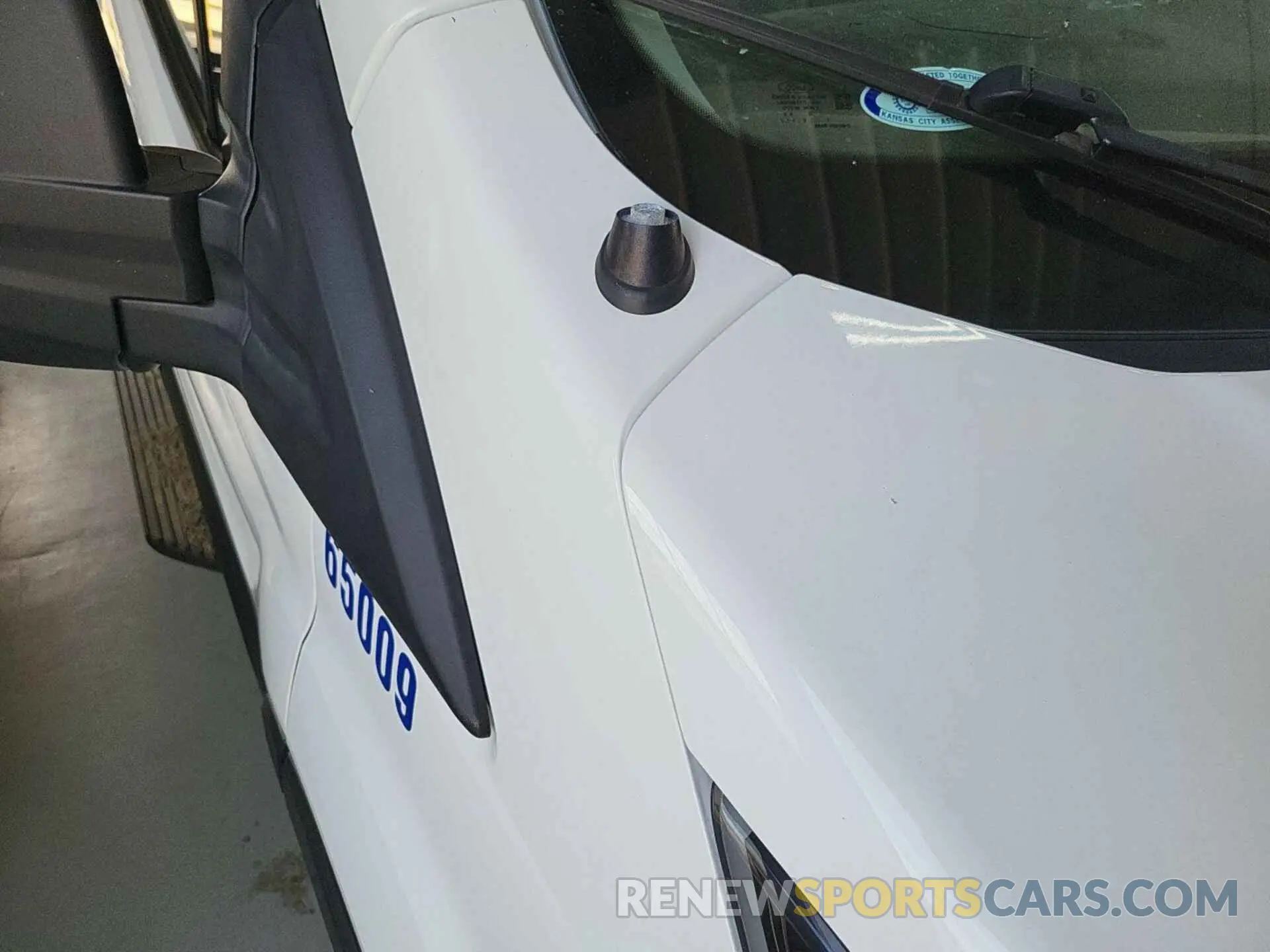 4 fotografías del automóvil dañado 1FTYR1YM1KKB87858 FORD TRANSIT 2019