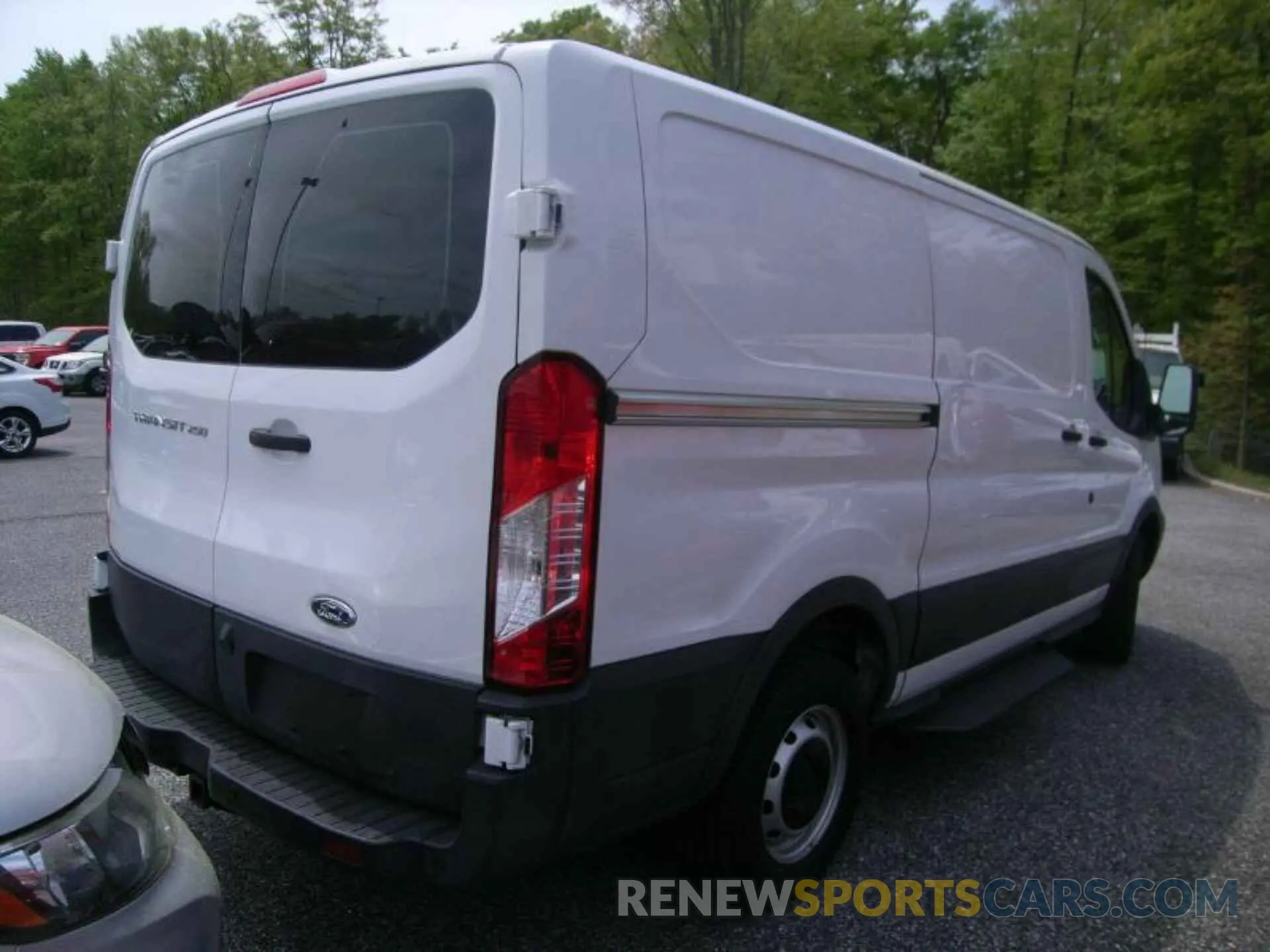 5 fotografías del automóvil dañado 1FTYR1YM4KKB18081 FORD TRANSIT 2019