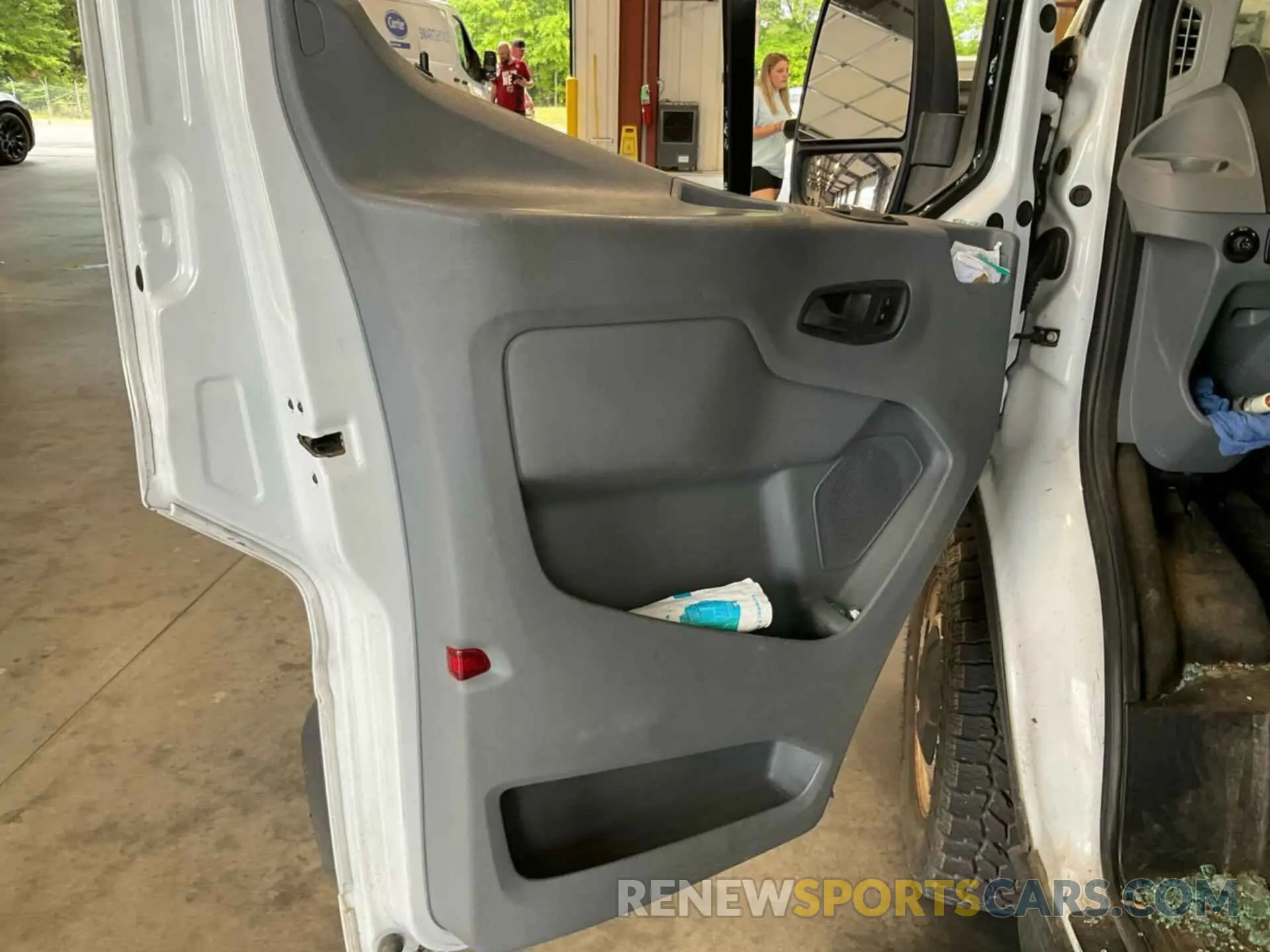 10 fotografías del automóvil dañado 1FTYR1YM6KKA21495 FORD TRANSIT 2019
