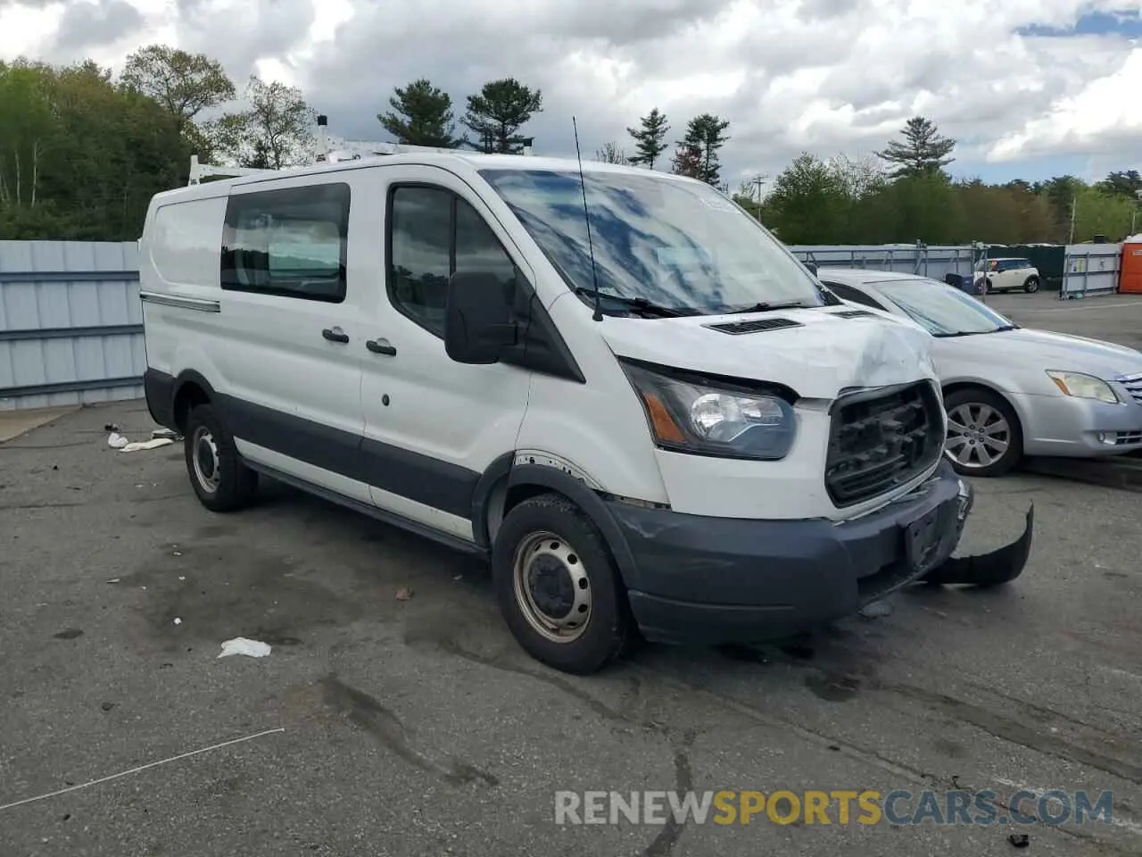 4 fotografías del automóvil dañado 1FTYR1YMXKKB37492 FORD TRANSIT 2019