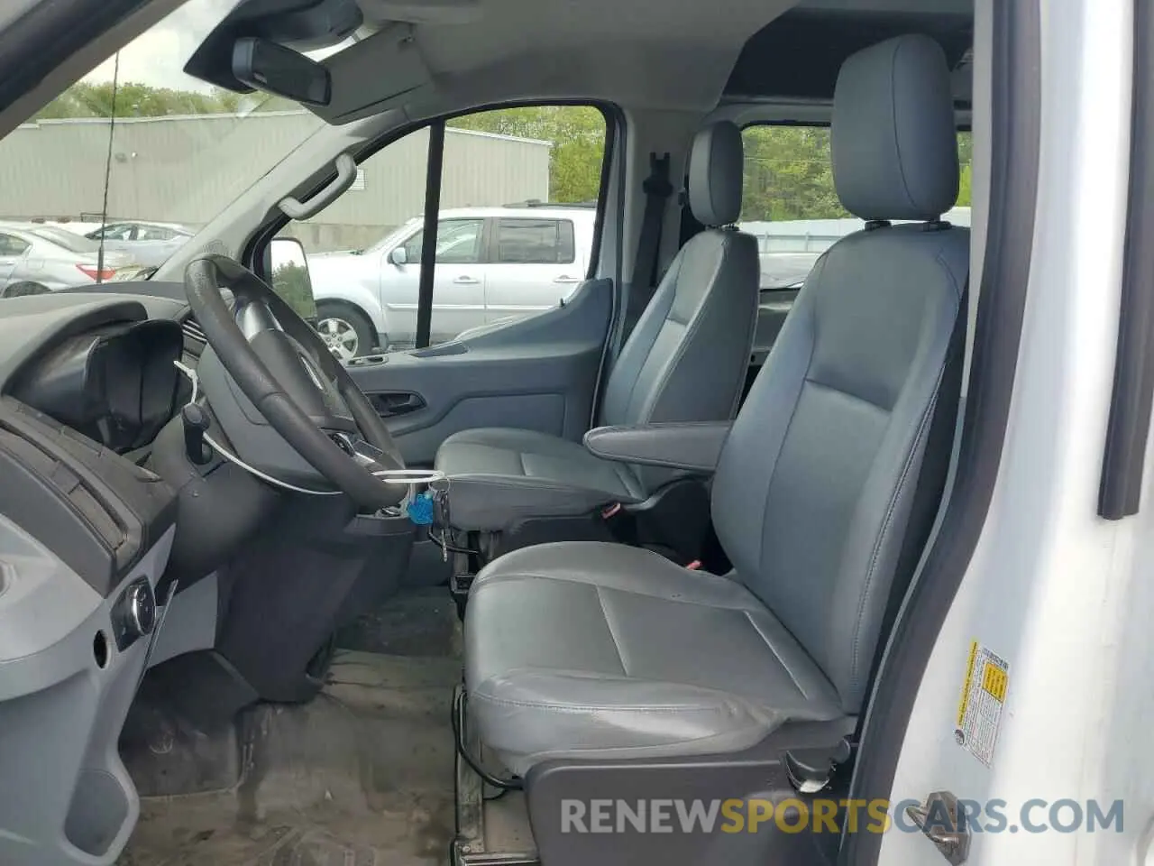 7 fotografías del automóvil dañado 1FTYR1YMXKKB37492 FORD TRANSIT 2019