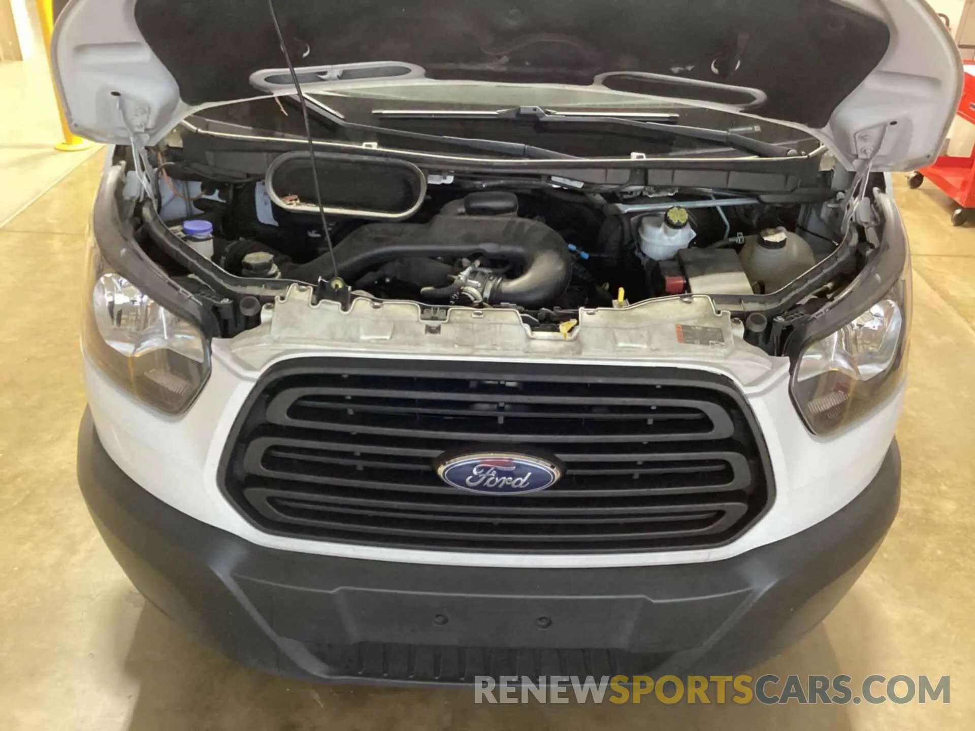 16 fotografías del automóvil dañado 1FTYR2CM0KKA17553 FORD TRANSIT 2019