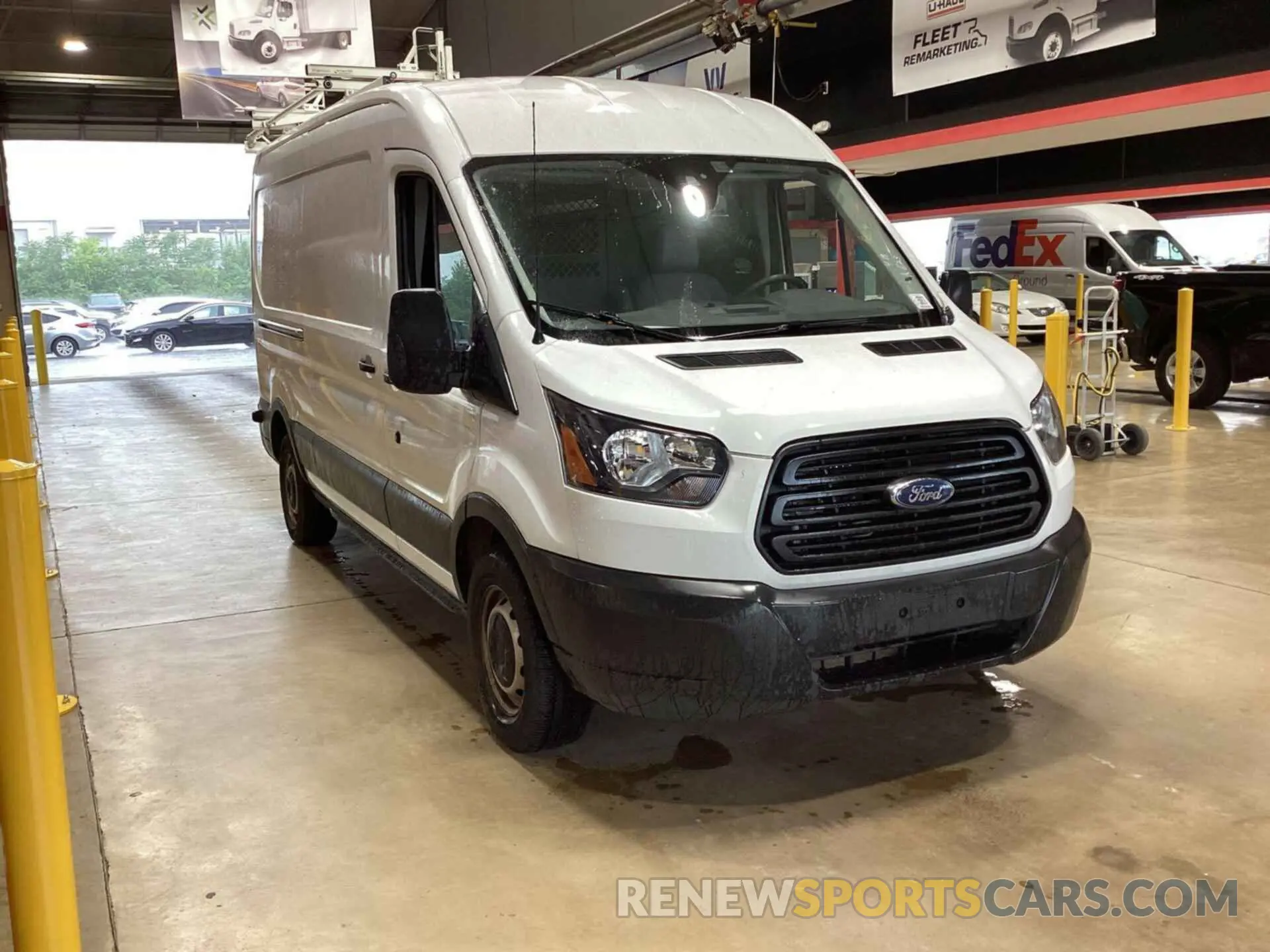 20 fotografías del automóvil dañado 1FTYR2CM0KKA17553 FORD TRANSIT 2019