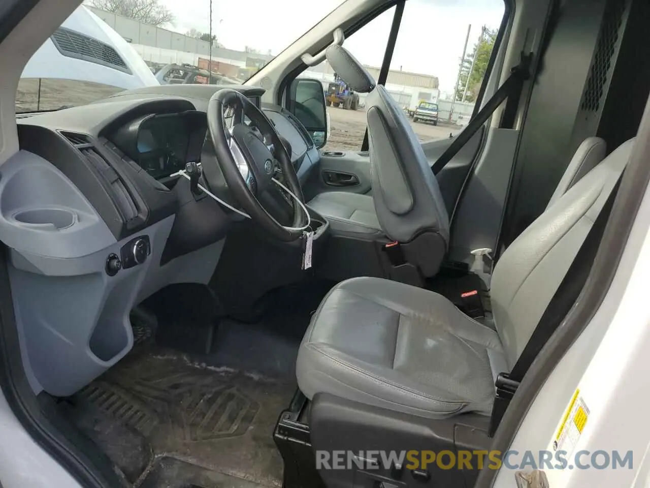 7 fotografías del automóvil dañado 1FTYR2CM1KKA58192 FORD TRANSIT 2019