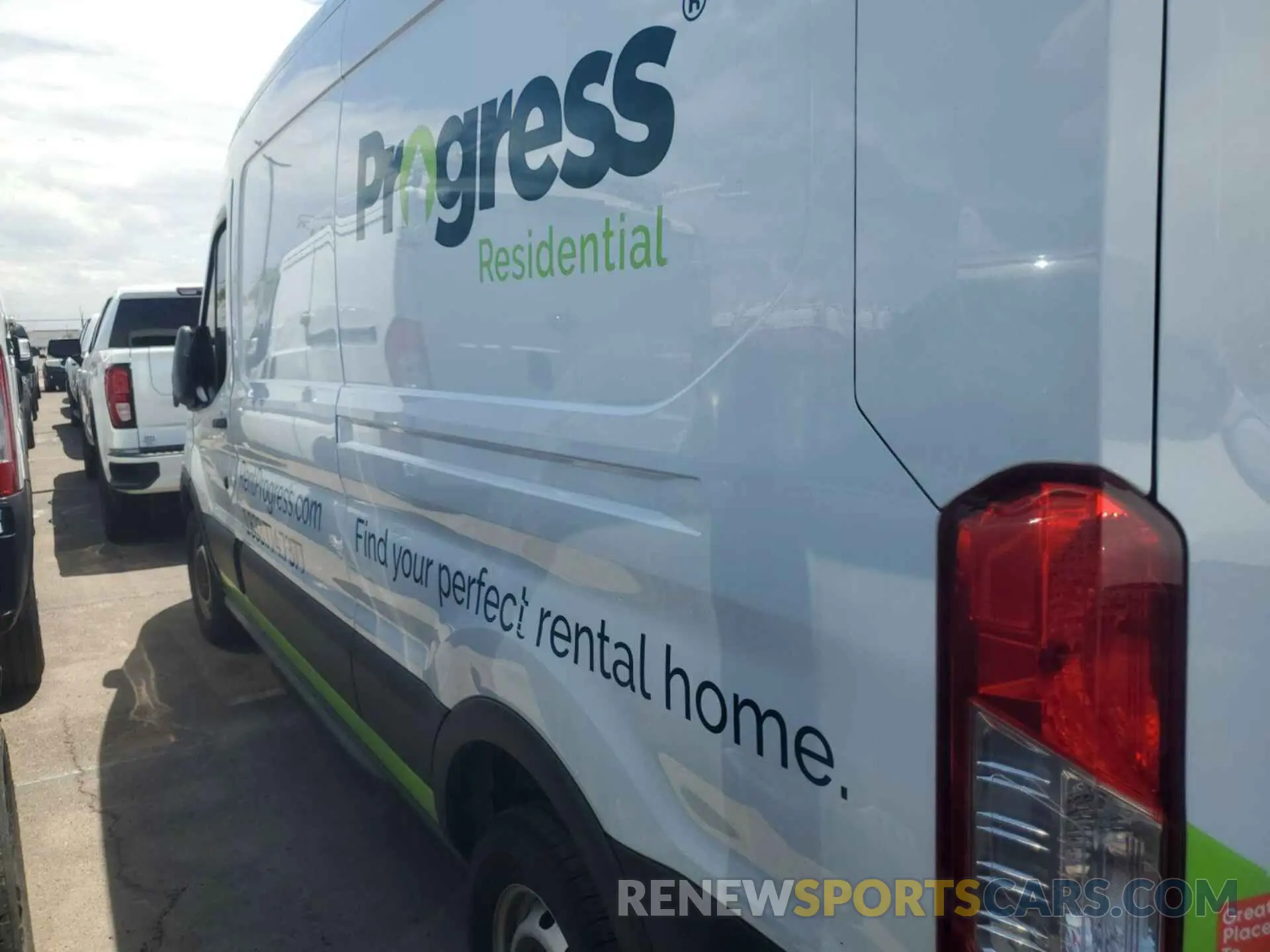 12 fotografías del automóvil dañado 1FTYR2CM2KKA02276 FORD TRANSIT 2019
