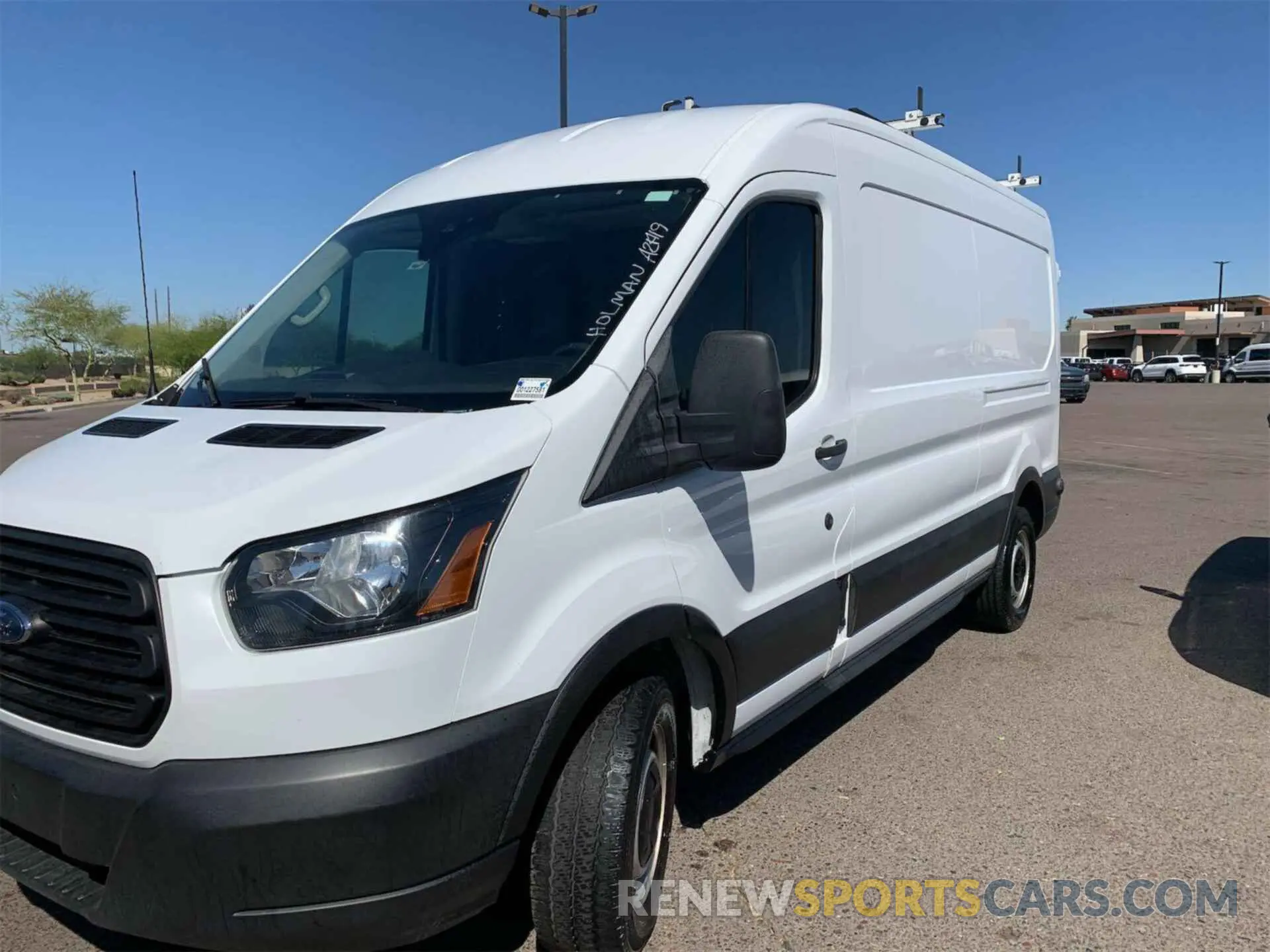 2 fotografías del automóvil dañado 1FTYR2CM2KKA02276 FORD TRANSIT 2019