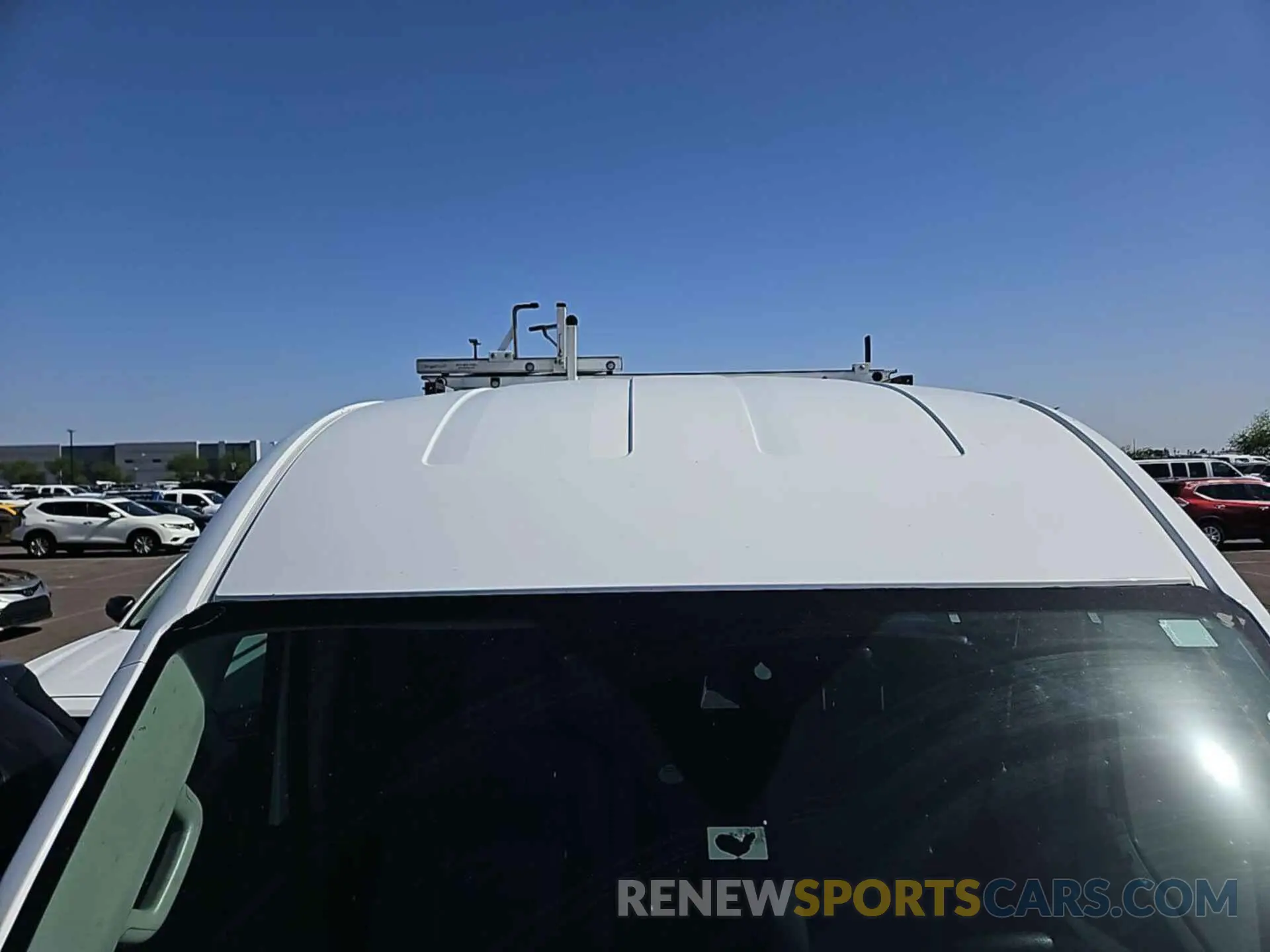 5 fotografías del automóvil dañado 1FTYR2CM2KKA02276 FORD TRANSIT 2019