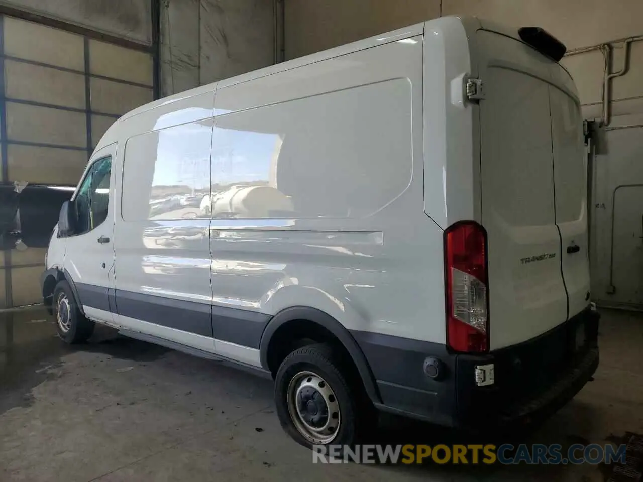 2 fotografías del automóvil dañado 1FTYR2CM4KKB30213 FORD TRANSIT 2019