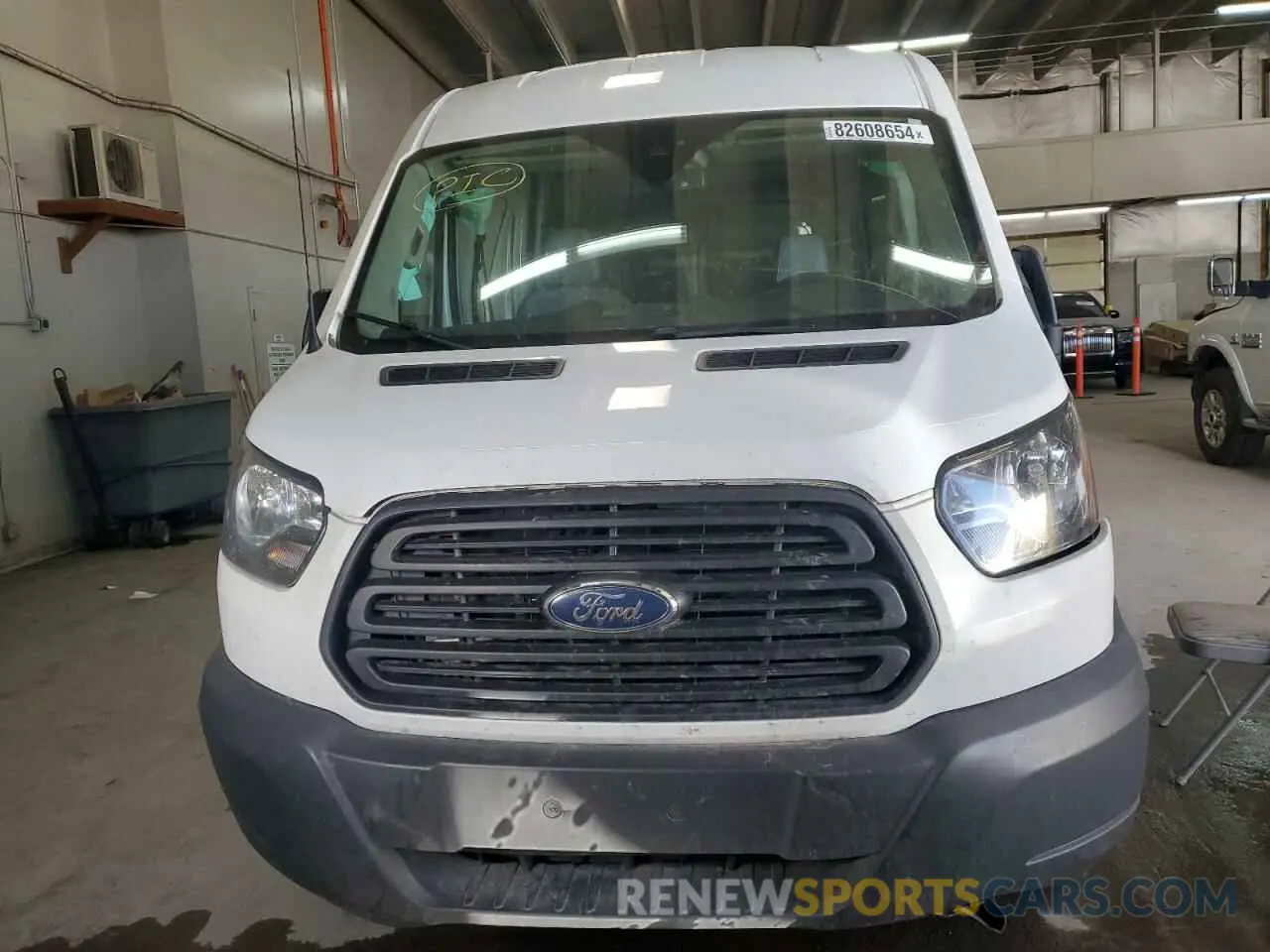 5 fotografías del automóvil dañado 1FTYR2CM4KKB30213 FORD TRANSIT 2019