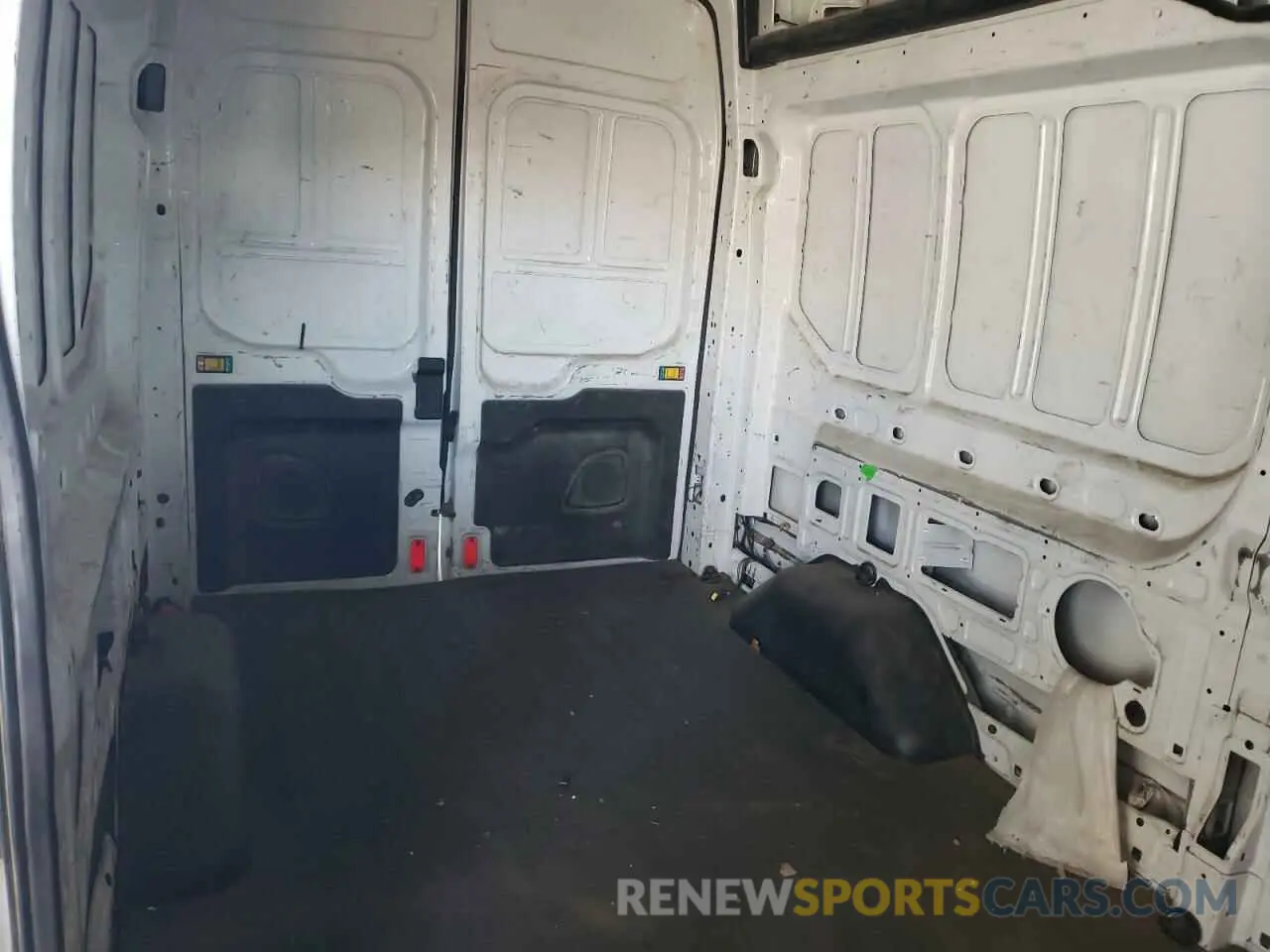 10 fotografías del automóvil dañado 1FTYR2XG7KKA92447 FORD TRANSIT 2019