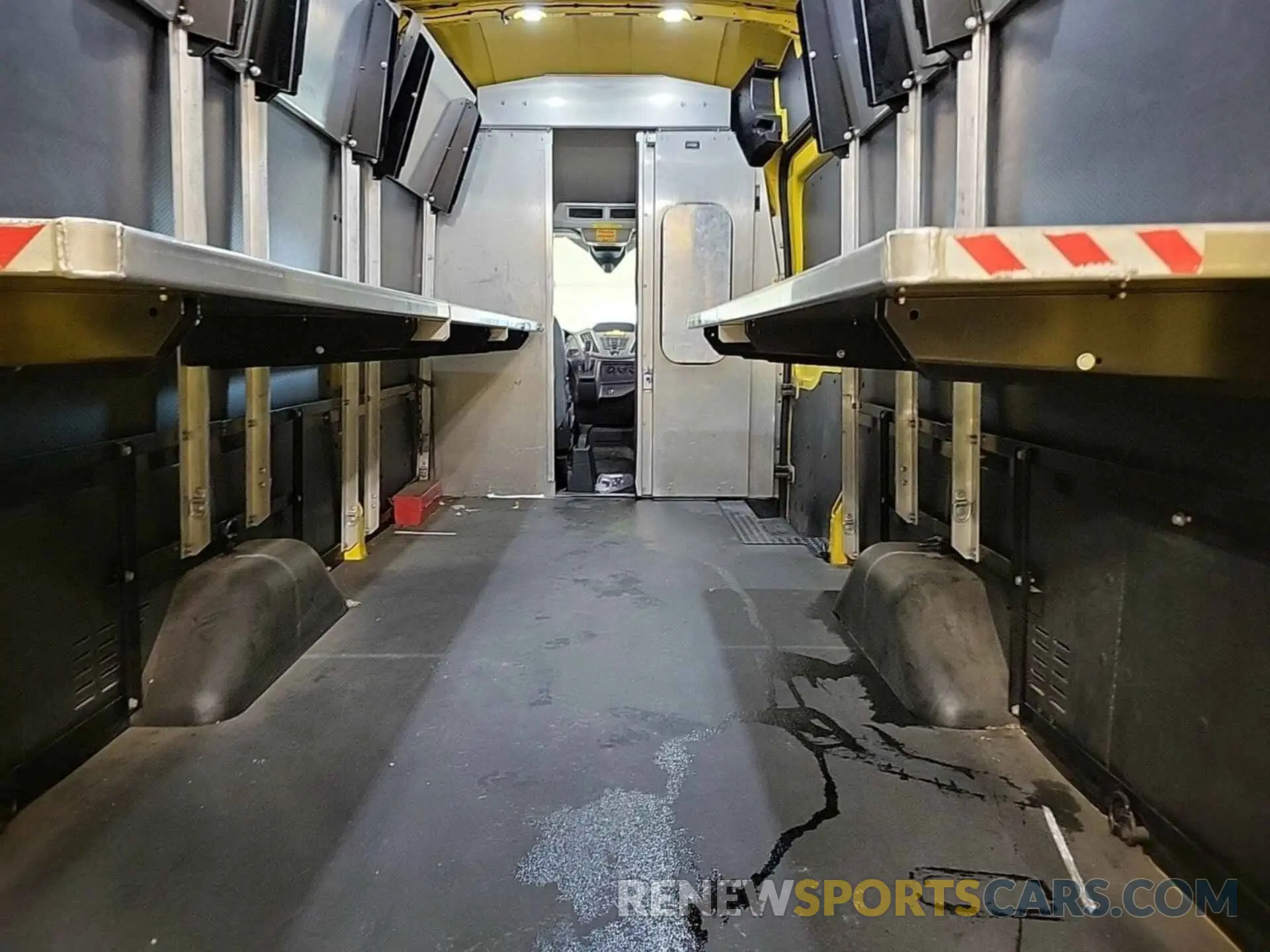10 fotografías del automóvil dañado 1FTYR3XM0KKA38662 FORD TRANSIT 2019