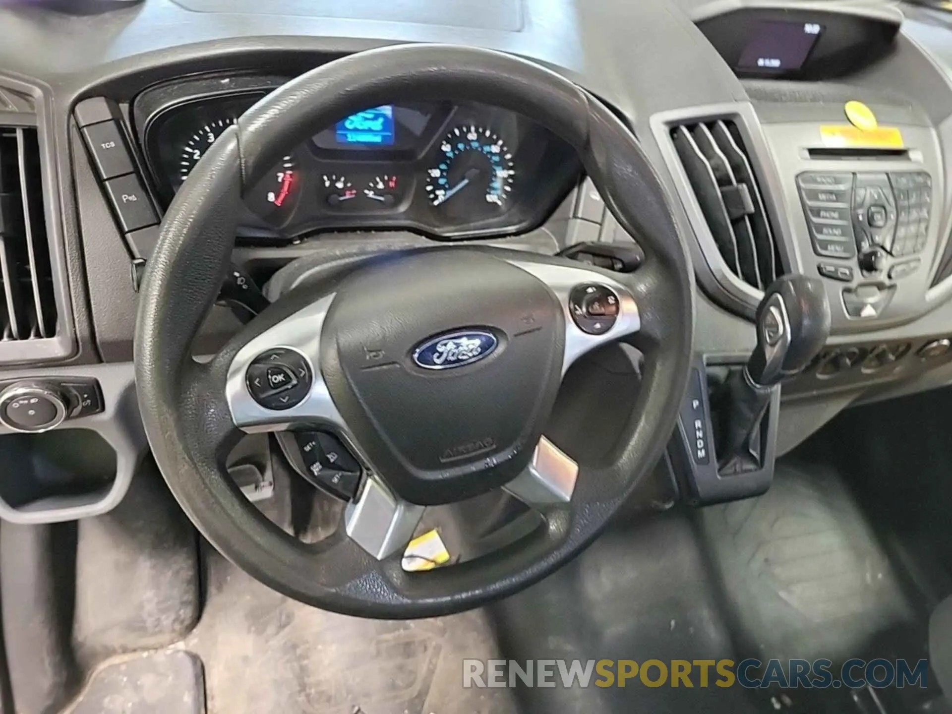 38 fotografías del automóvil dañado 1FTYR3XM0KKA38662 FORD TRANSIT 2019