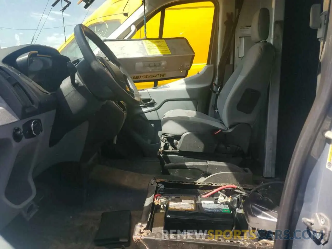 7 fotografías del automóvil dañado 1FTYR3XM2KKB17542 FORD TRANSIT 2019